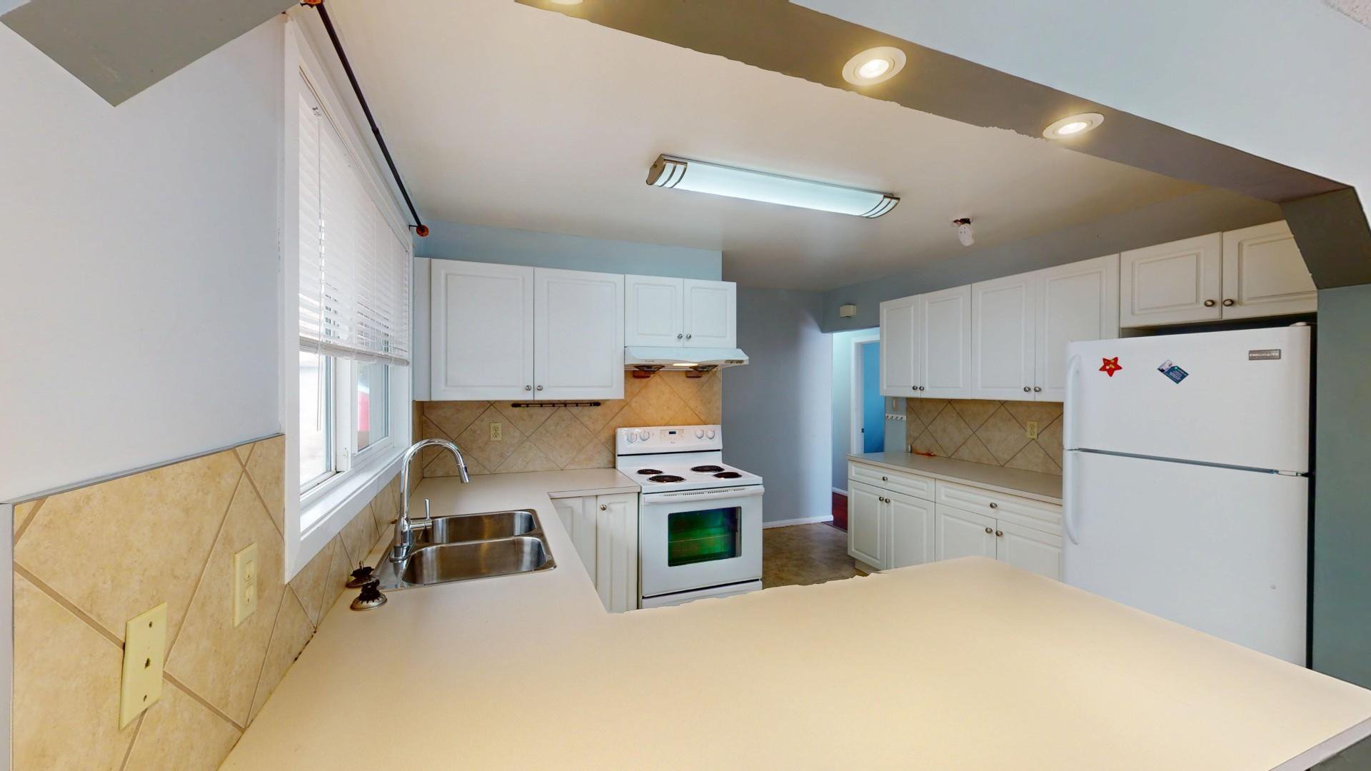 3 Bedroom Private Suite for Rent - 5116 Forego Ave Se, Calgary, AB 4
