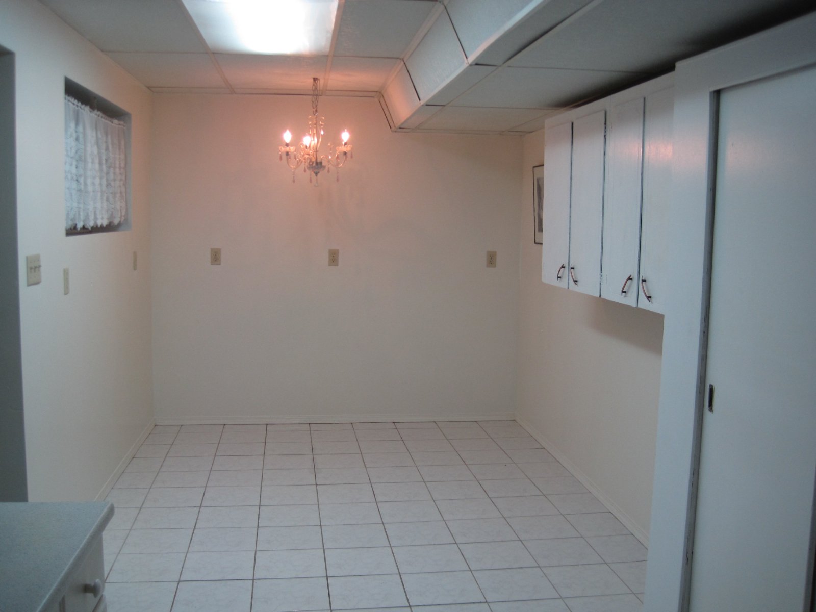 2 Bedroom Basement Suite for Rent - Kensington Ave, Burnaby, BC 4