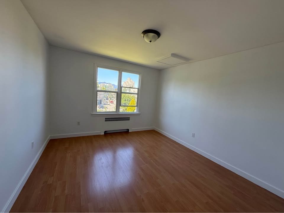 Room in Apartment for Rent - 3263 Oak St, Vancouver, BC 2