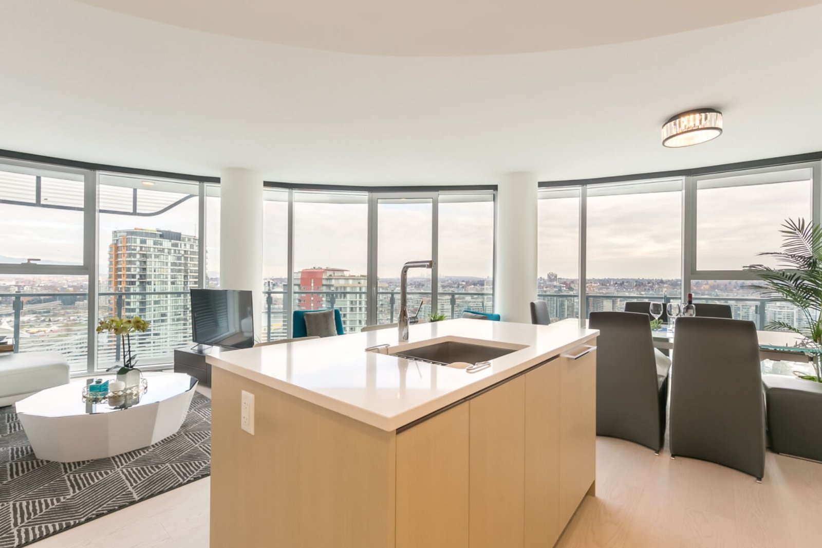 2 Bedroom Apartment for Rent - 89 Nelson St, Vancouver, BC 5