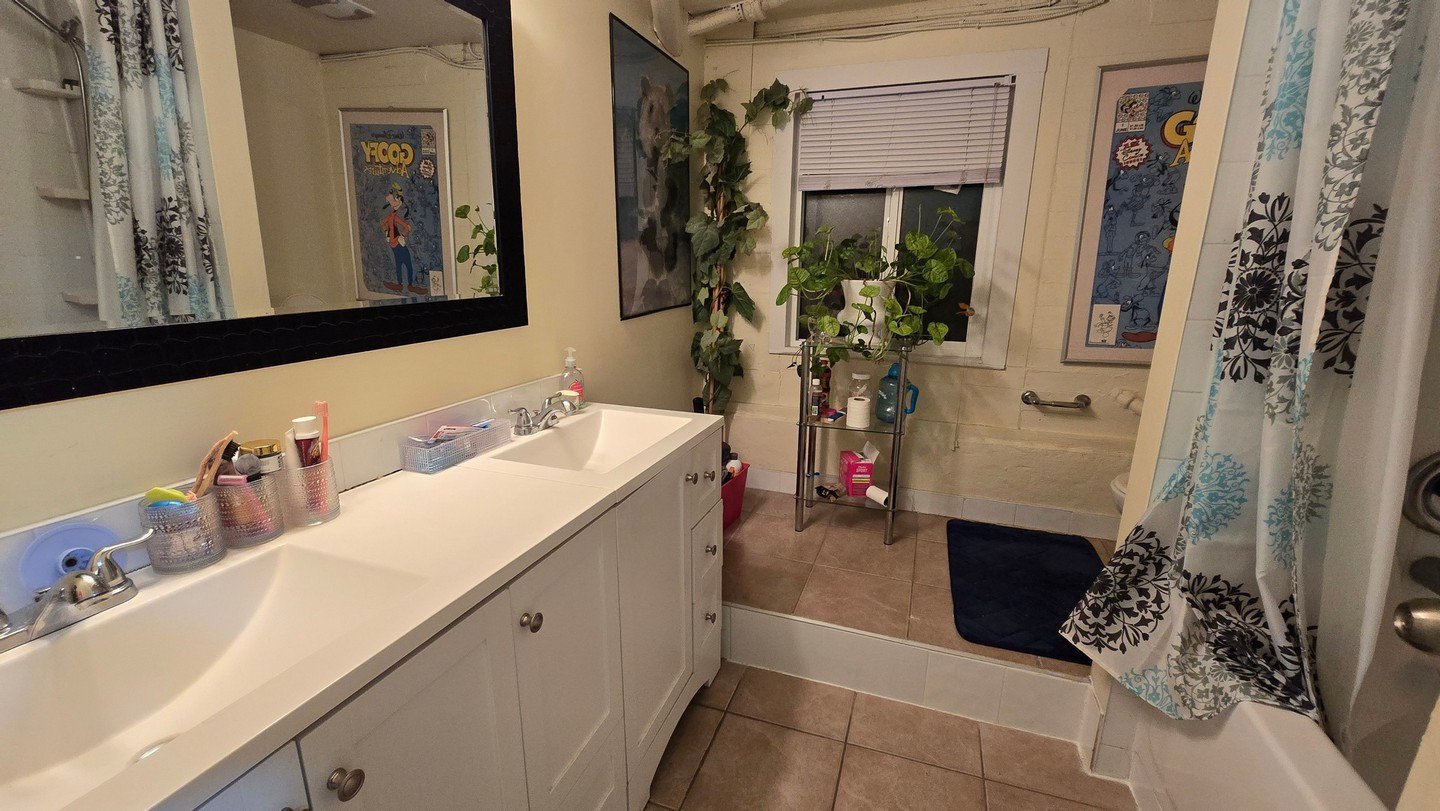 Room in House for Rent - W 63rd Ave, Vancouver, BC 5