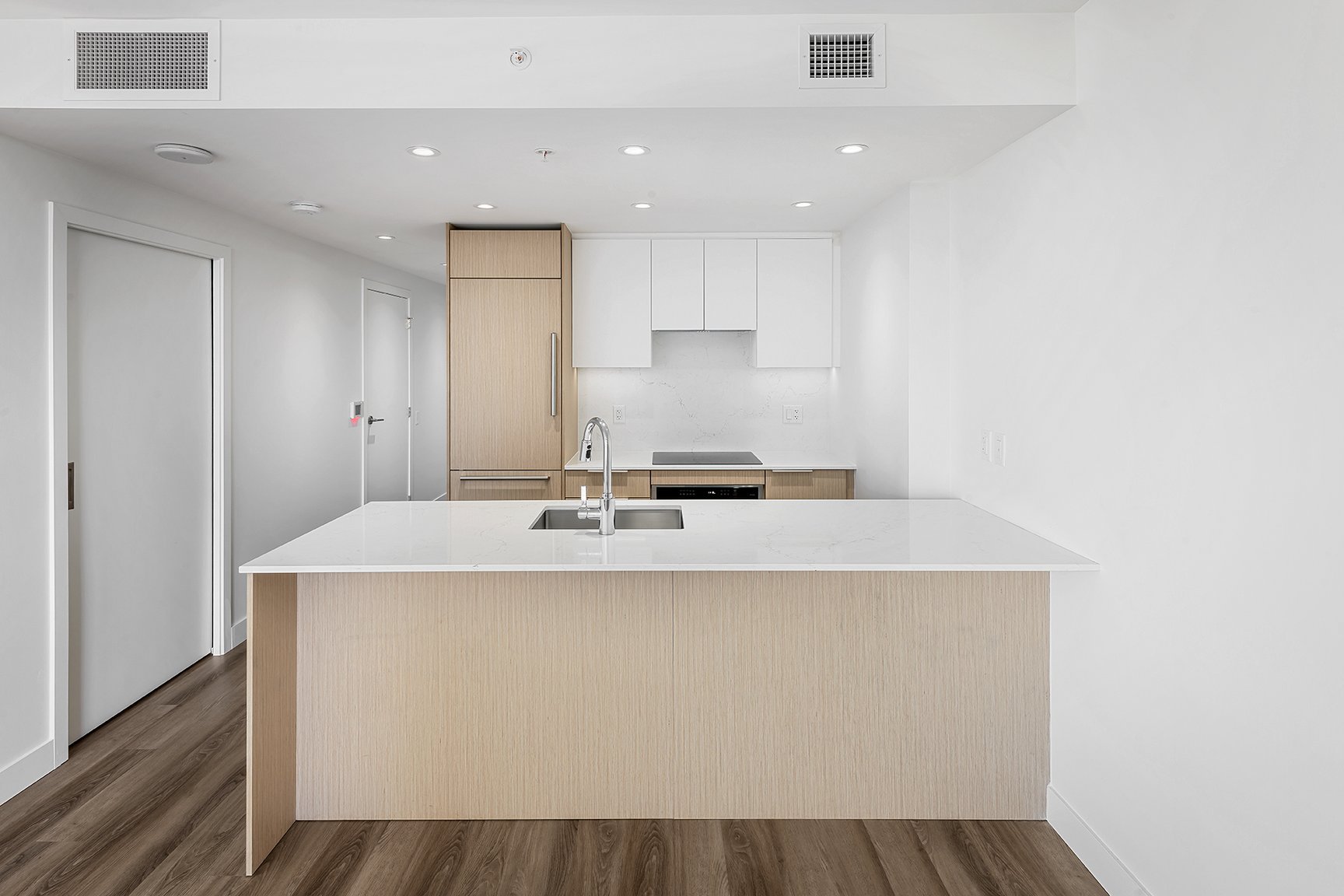 Studio Apartment for Rent - 825 Nicola St, Vancouver, BC 2