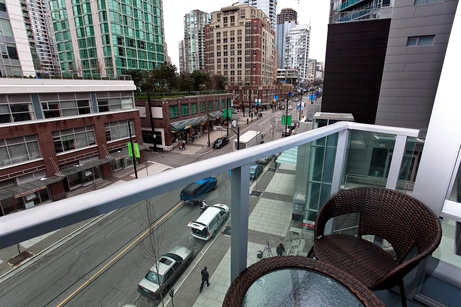 Studio Apartment for Rent - 233 Robson Street, Vancouver, BC 2