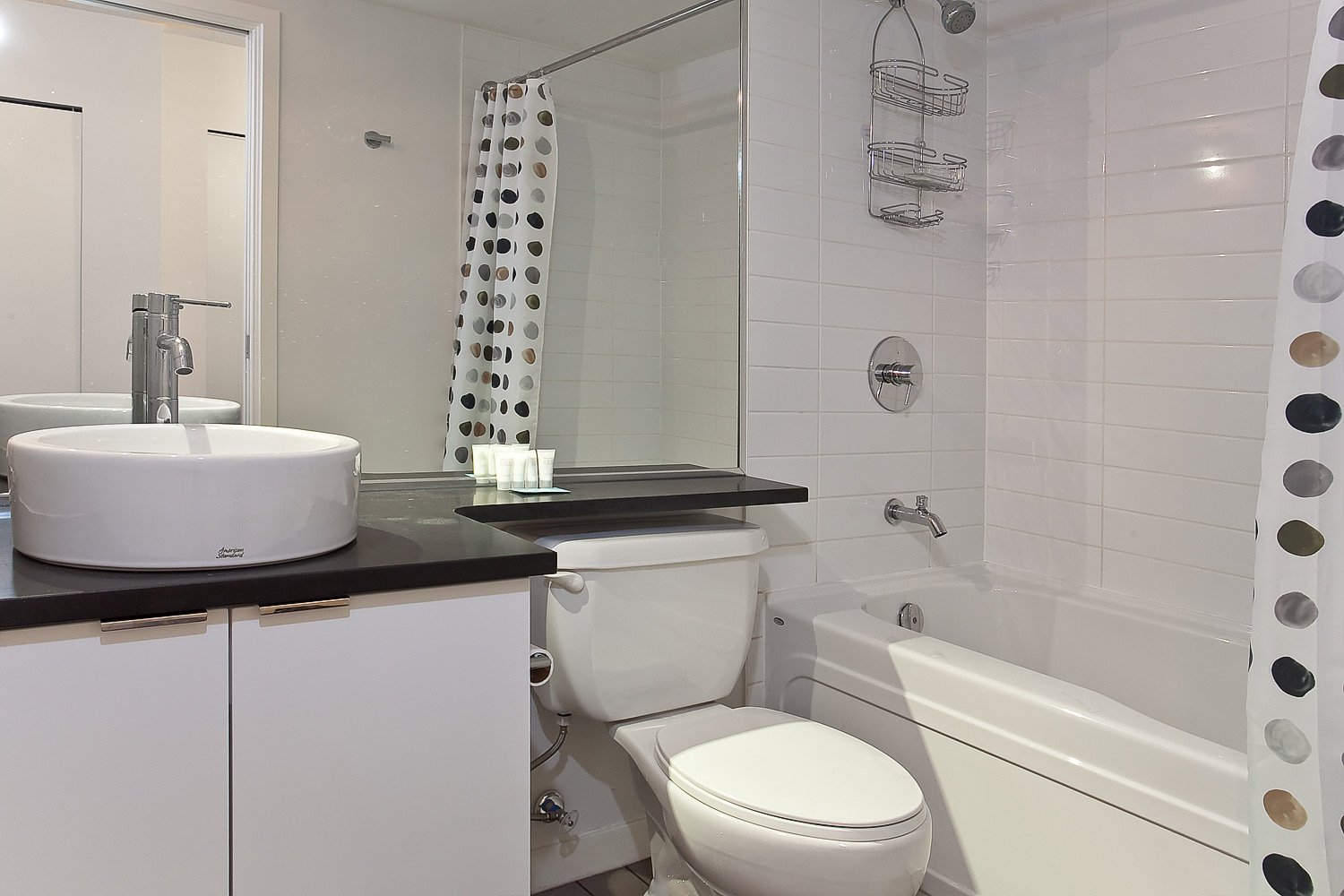Studio Apartment for Rent - 233 Robson Street, Vancouver, BC 3
