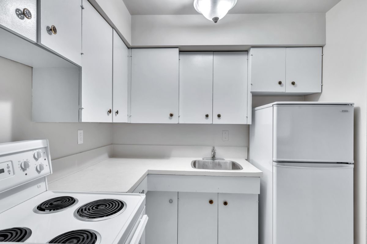 Studio Apartment for Rent - 1947 W 7th Ave, Vancouver, BC 4
