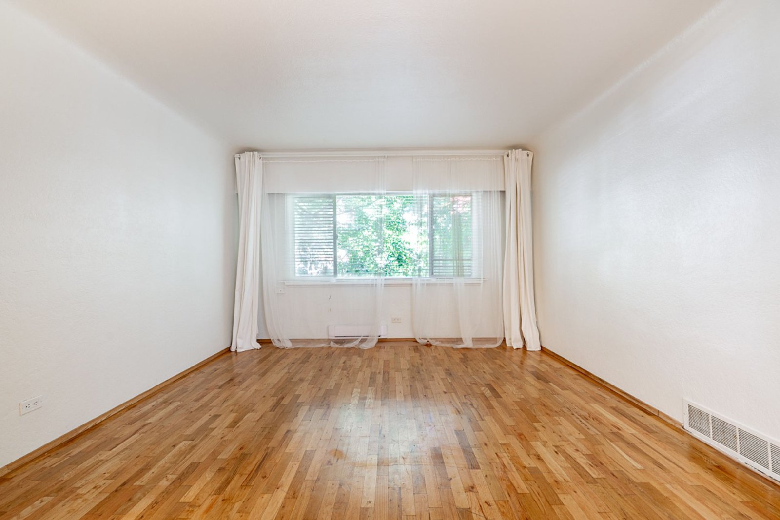 2 Bedroom Apartment for Rent - 1396 W 71st Ave, Vancouver, BC 3
