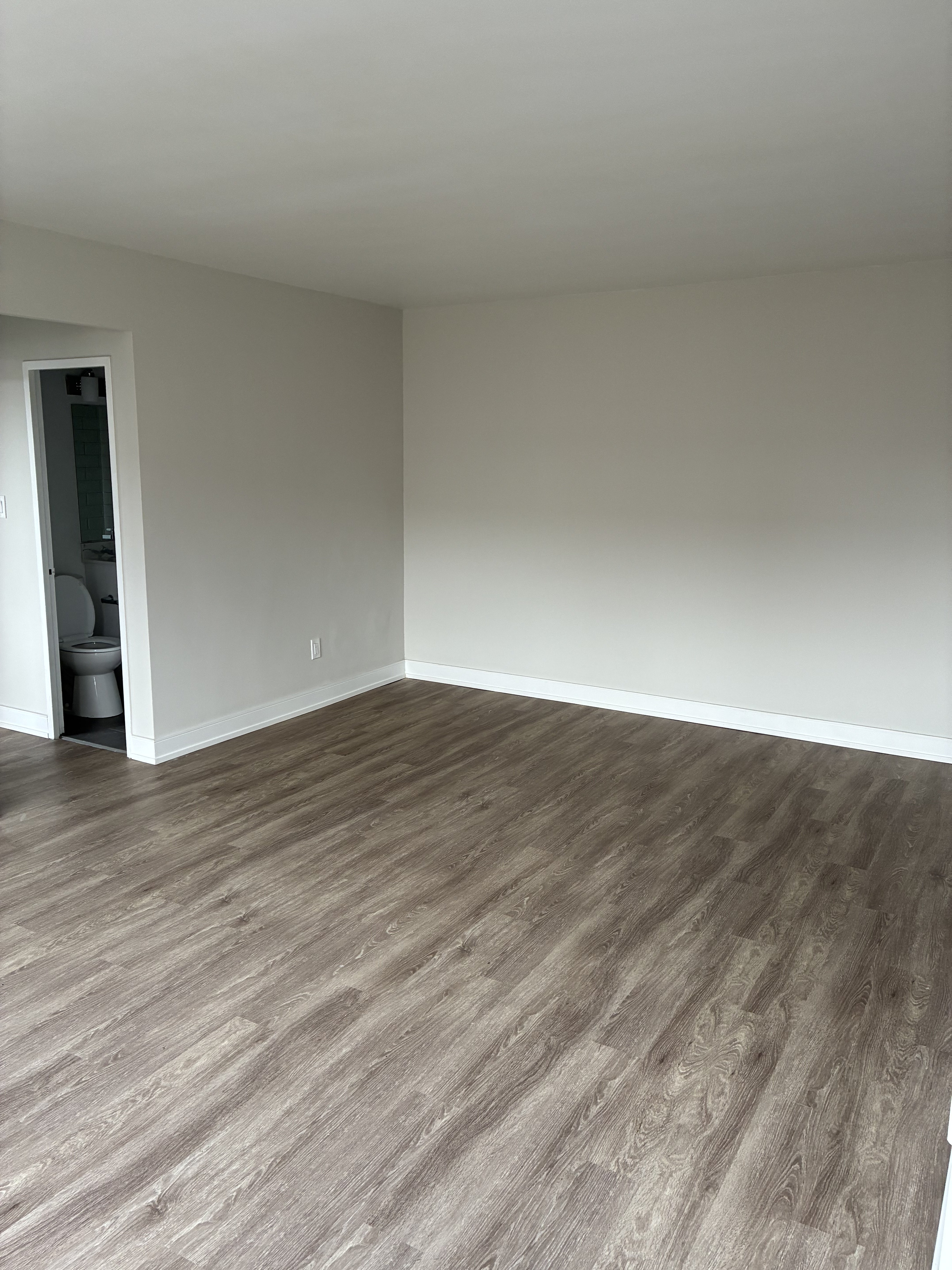 Studio Apartment for Rent - 1393 Wilson Avenue, Toronto, ON 5