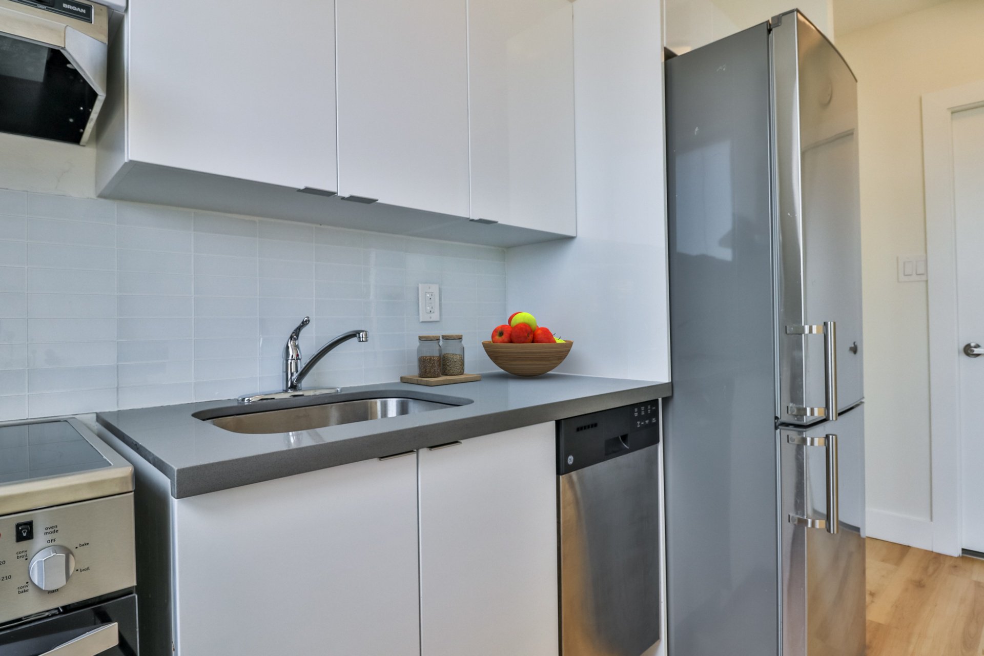 Studio Apartment for Rent - 4 Latimer Avenue, Toronto, ON 3