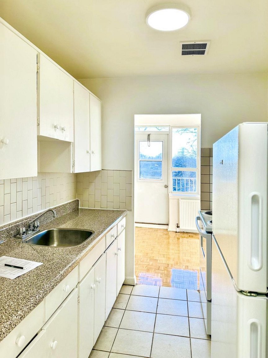 2 Bedroom Apartment for Rent - 709 Kennedy Rd, Toronto, ON 2