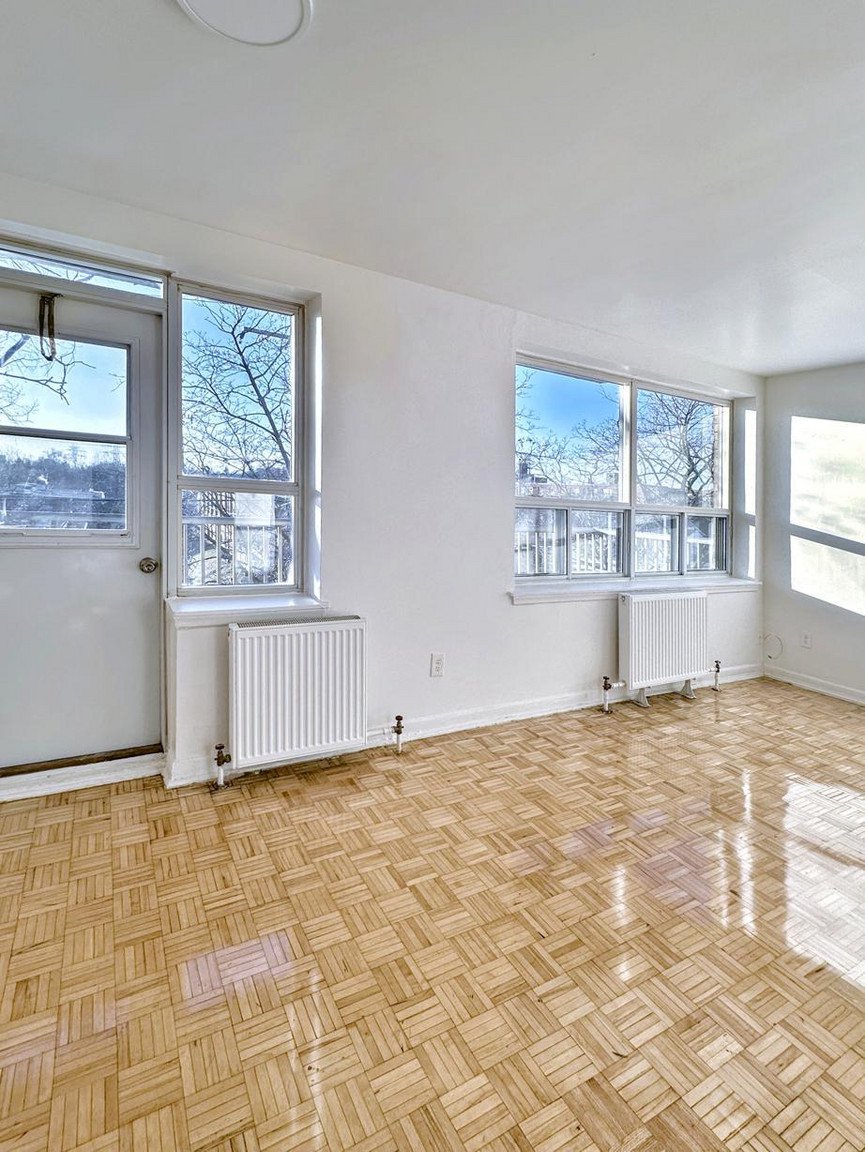 2 Bedroom Apartment for Rent - 709 Kennedy Rd, Toronto, ON 3