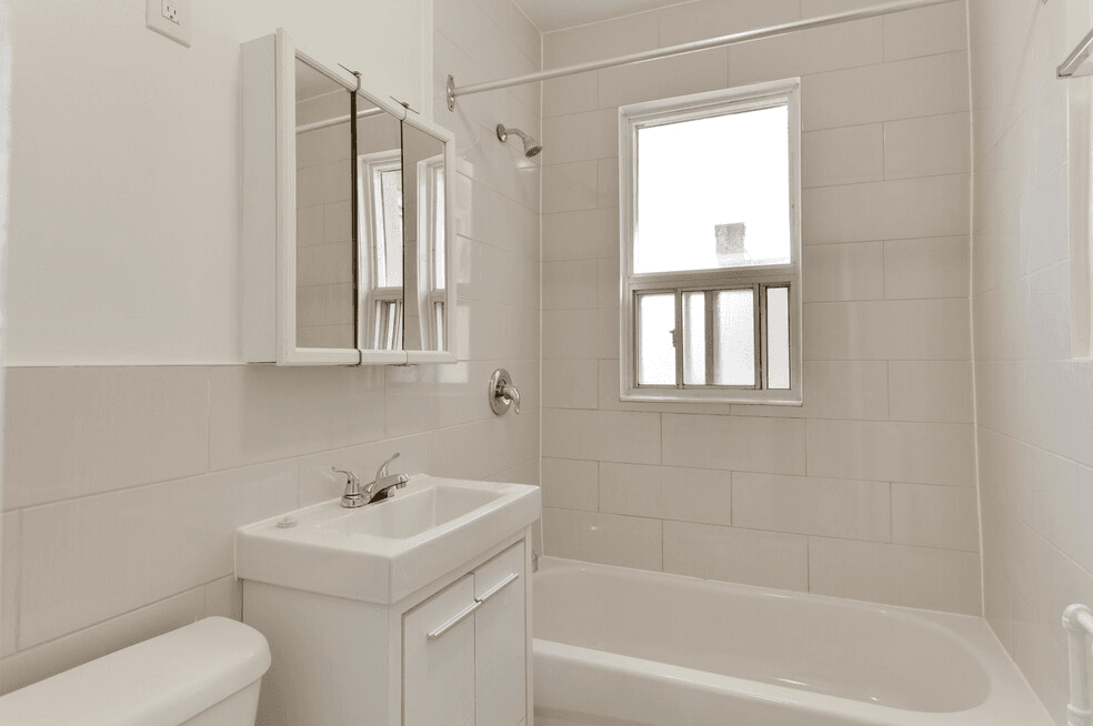 Studio Apartment for Rent - 2356 Eglinton Avenue East, Toronto, ON 4