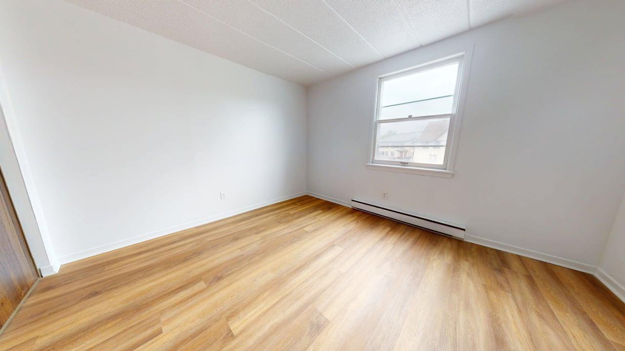 2 Bedroom Apartment for Rent - 27 Lucerne, Aylmer, QC 5