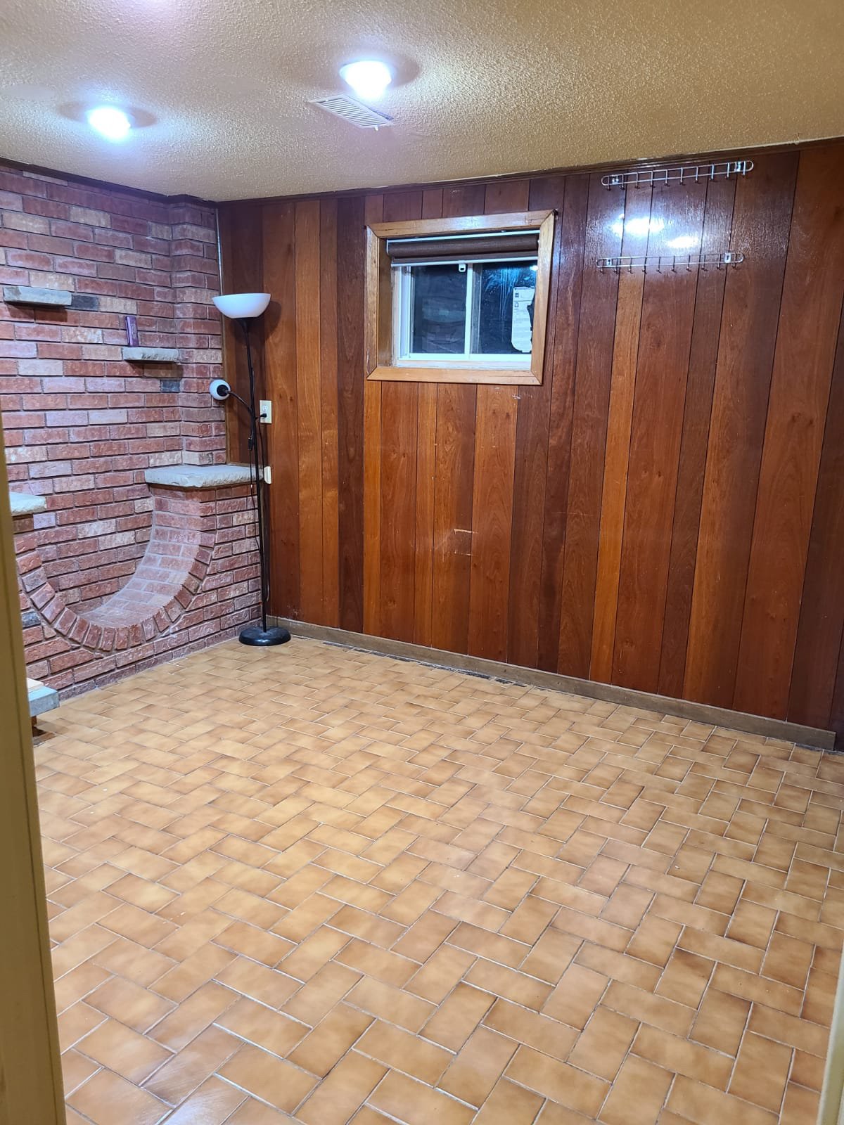 Room in House for Rent - Keenan Cres, Mississauga, ON 2