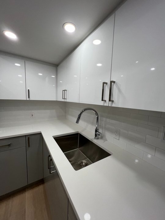 2 Bedroom Private Suite for Rent - Street, Surrey, BC 2