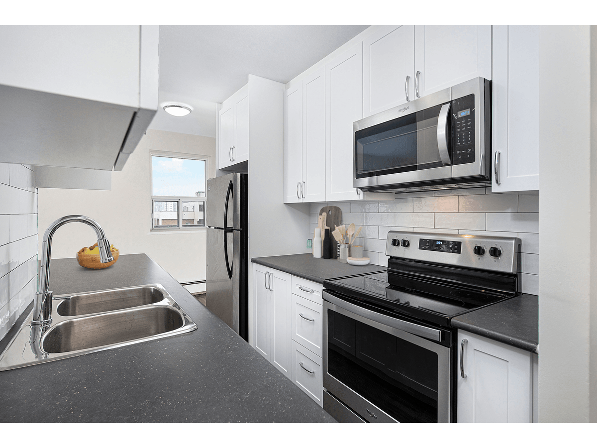 2 Bedroom Apartment for Rent - 2  Colborne Street West, Lindsay, ON 2