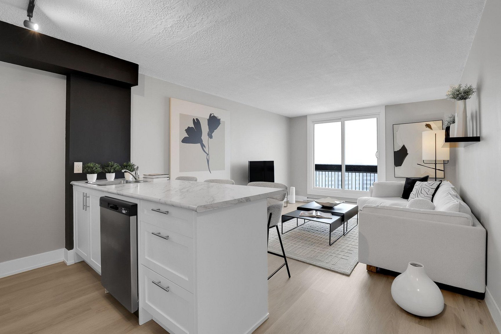 2 Bedroom Apartment for Rent - 2935 Richmond Road, Ottawa, ON 2
