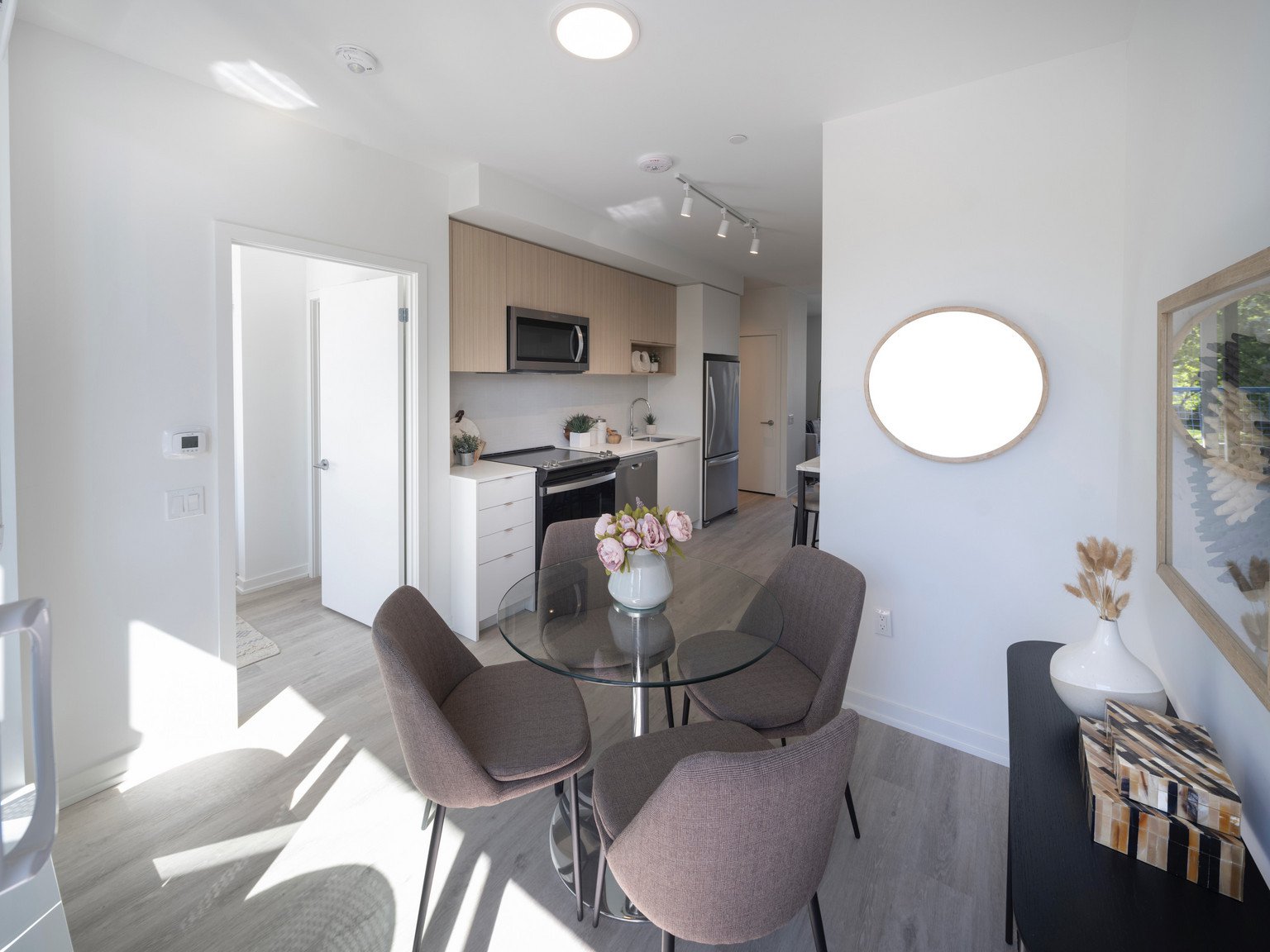 2 Bedroom Apartment for Rent - 4365 Bloor Street West, Etobicoke, ON 3