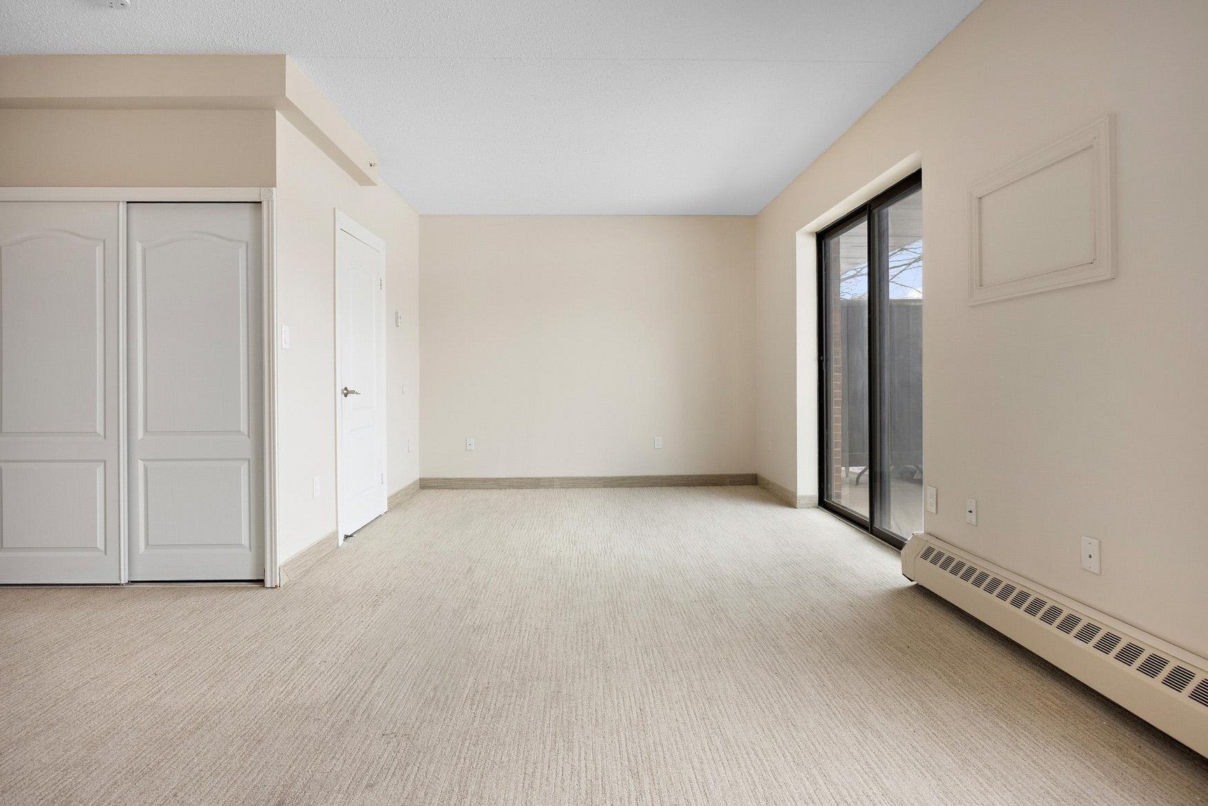 Studio Apartment for Rent - 405 Park Road North, Brantford, ON 2