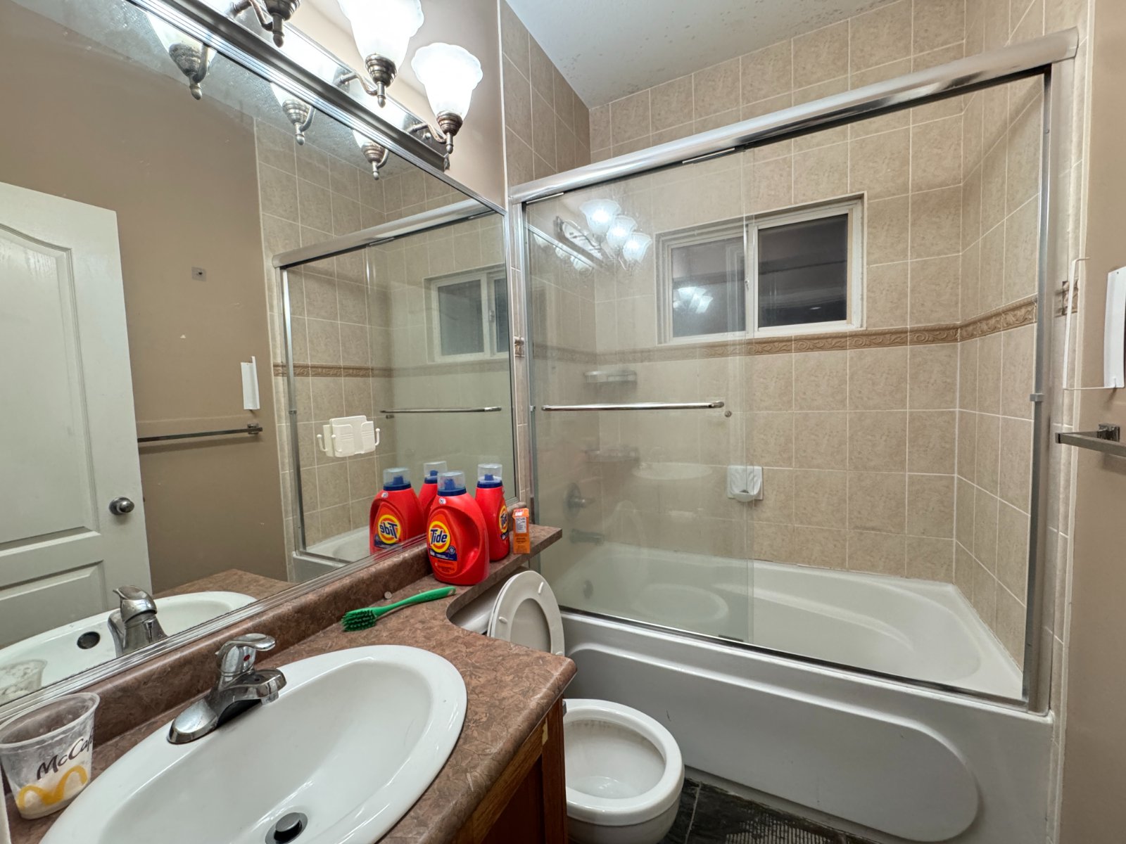 2 Bedroom Garden Suite for Rent - 7993 French St, Vancouver, BC 4