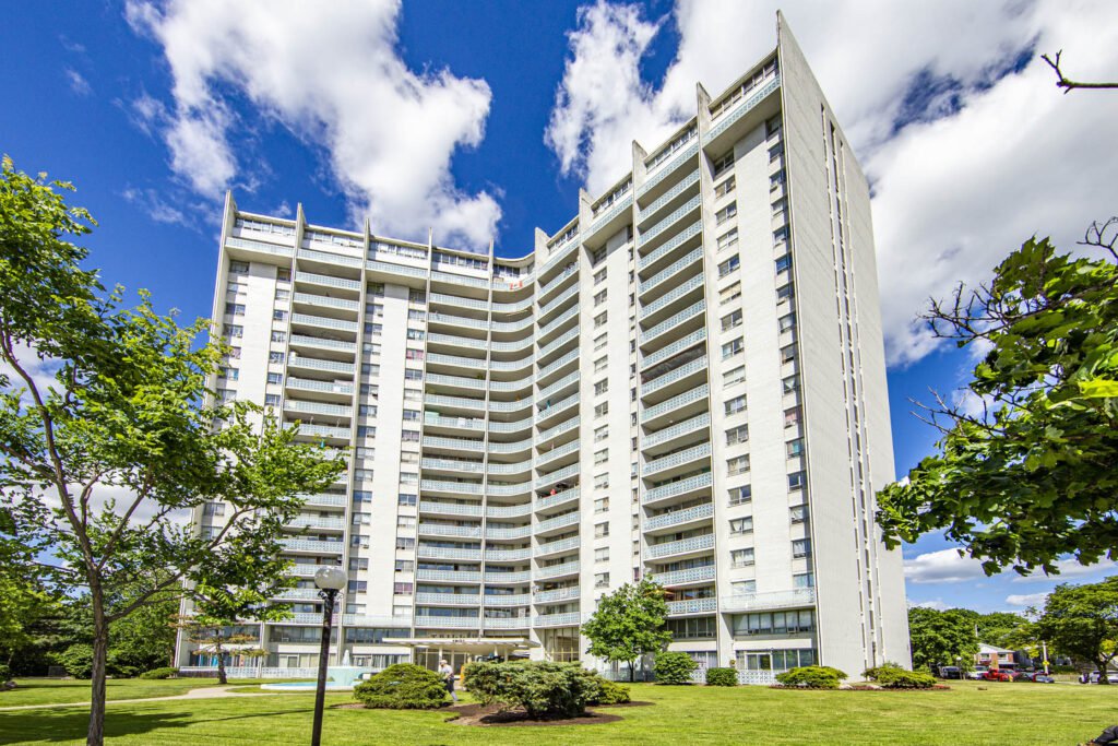 2 Bedroom Apartment for Rent - 1501 Woodbine Avenue, East York, ON 2