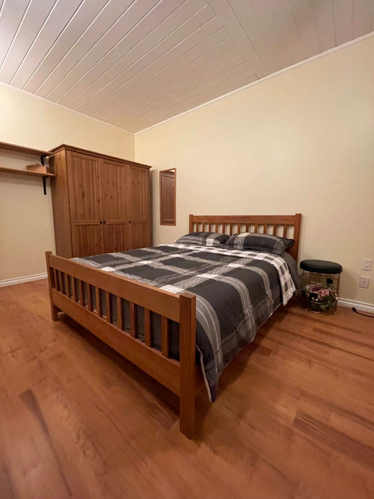 Studio Private Suite for Rent - Fromme Rd, North Vancouver District, BC 2