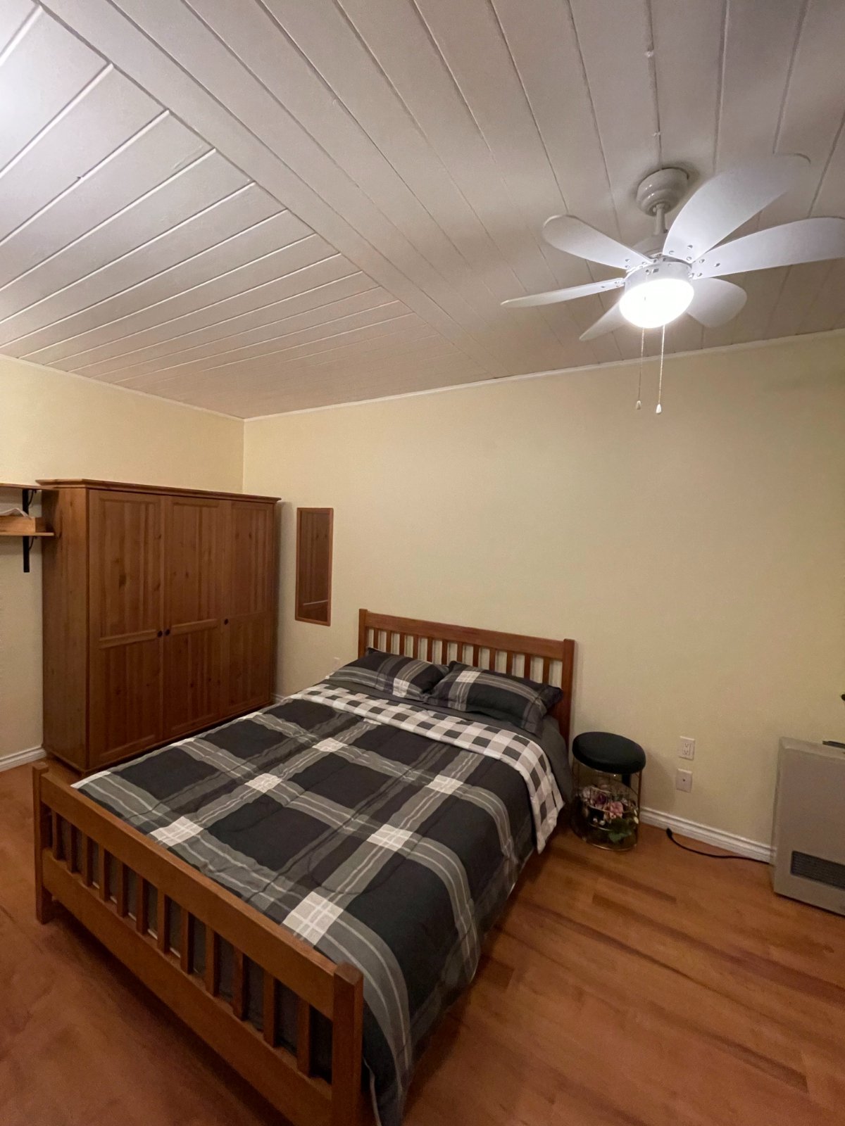 Studio Private Suite for Rent - Fromme Rd, North Vancouver District, BC 5