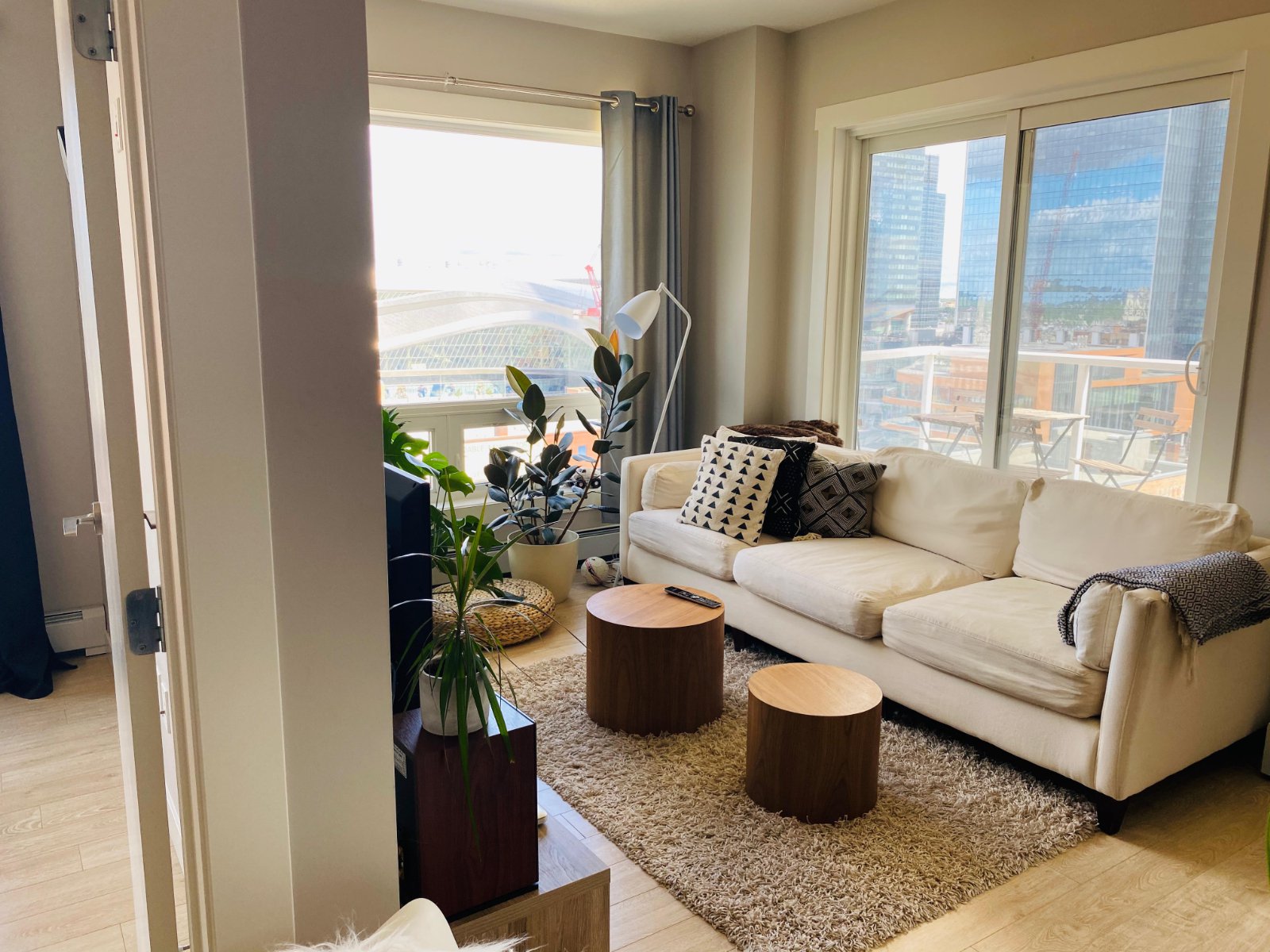 2 Bedroom Apartment for Rent - 10226 104 St, Edmonton, AB 5