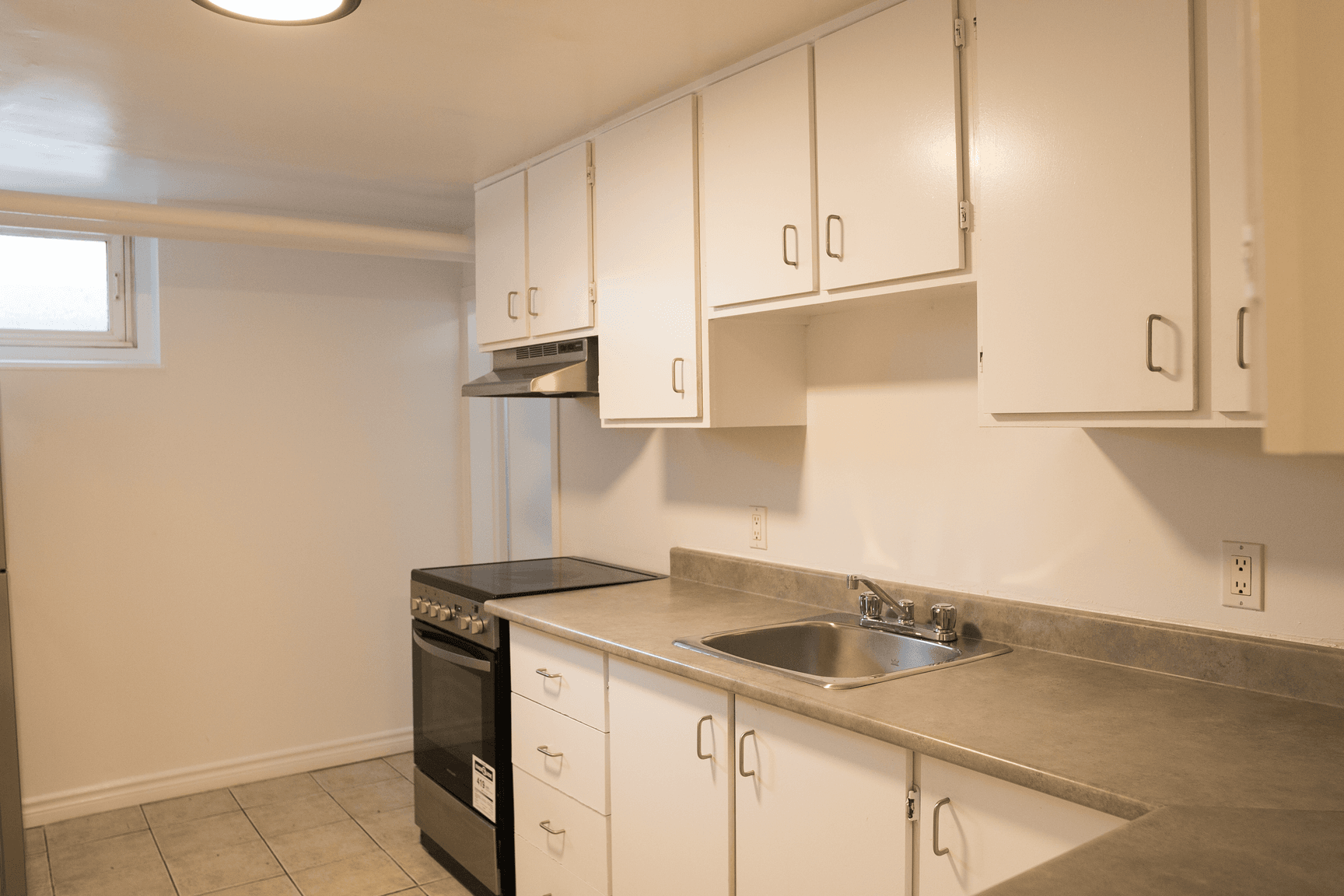 3 Bedroom Apartment for Rent - 233 Nepean Street, Ottawa, ON 2