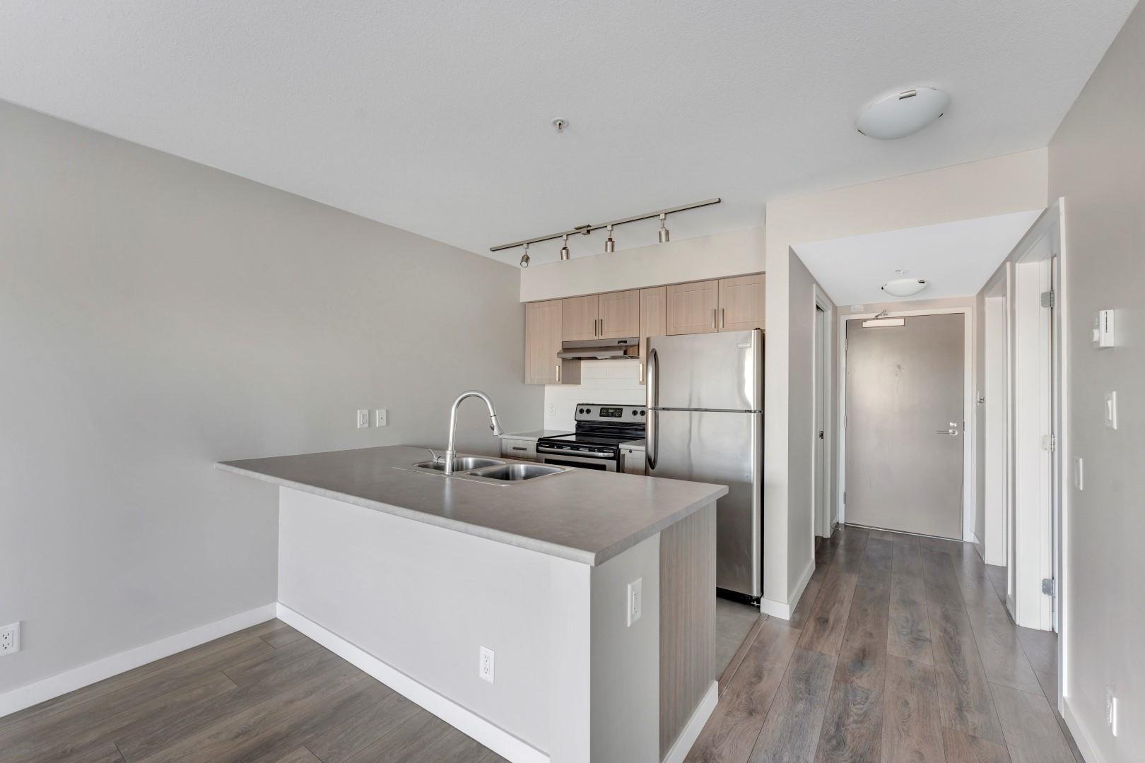 Studio Apartment for Rent - 4320 Slocan St, Vancouver, BC 5