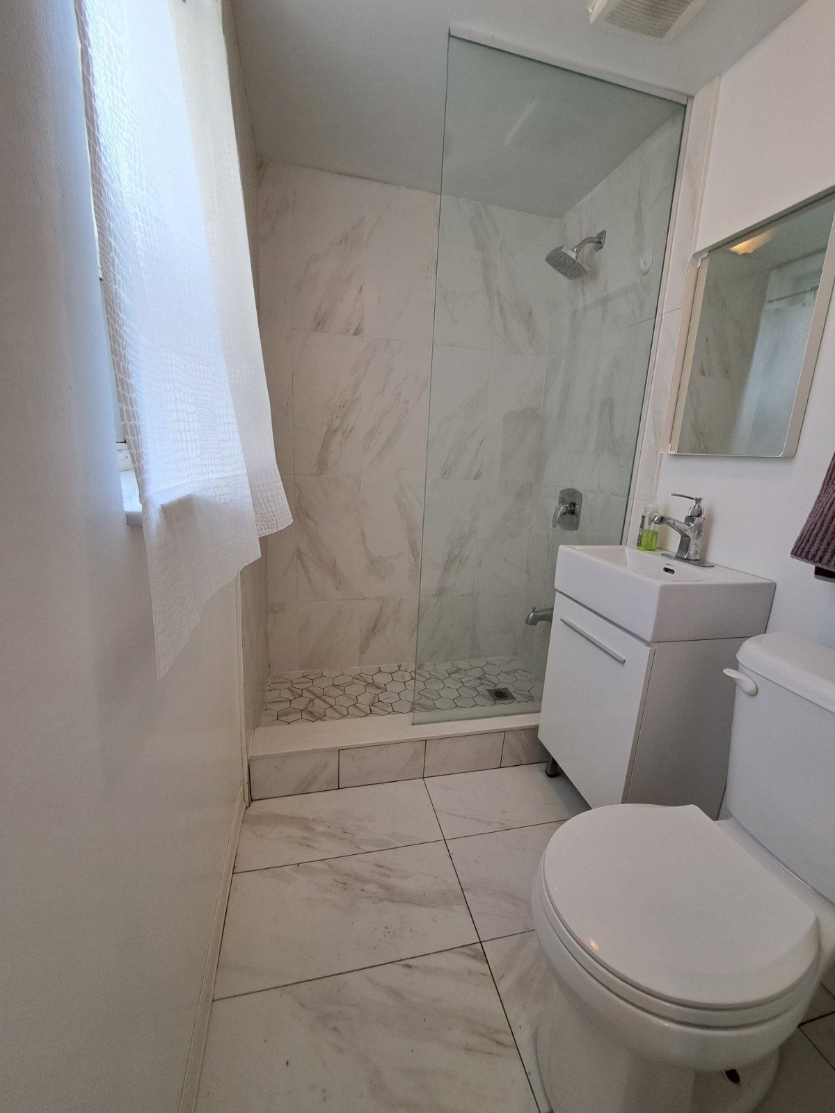 2 Bedroom Apartment for Rent - 1047 Victoria Park Avenue, Scarborough, ON 2
