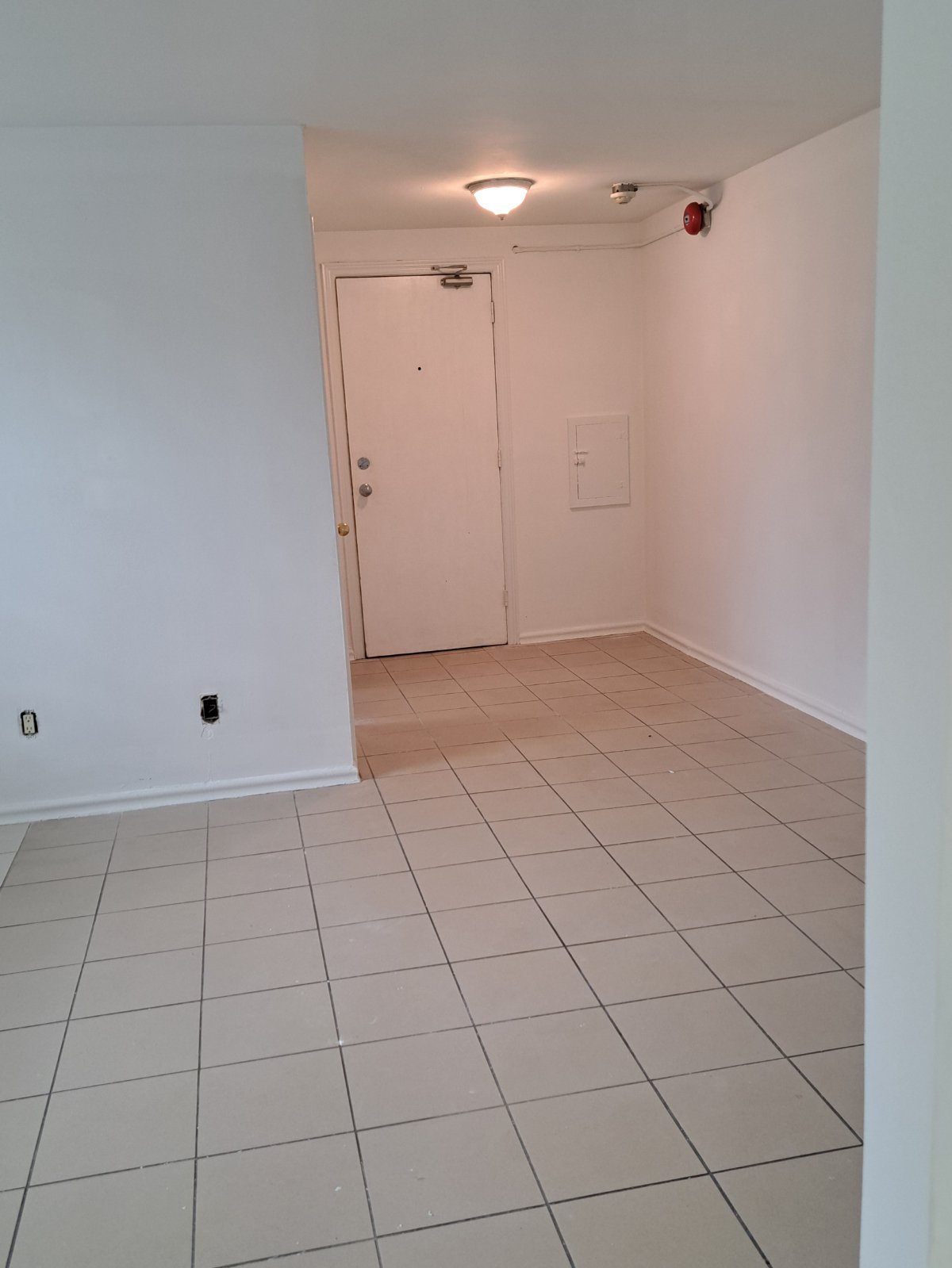 2 Bedroom Apartment for Rent - 1047 Victoria Park Avenue, Scarborough, ON 3