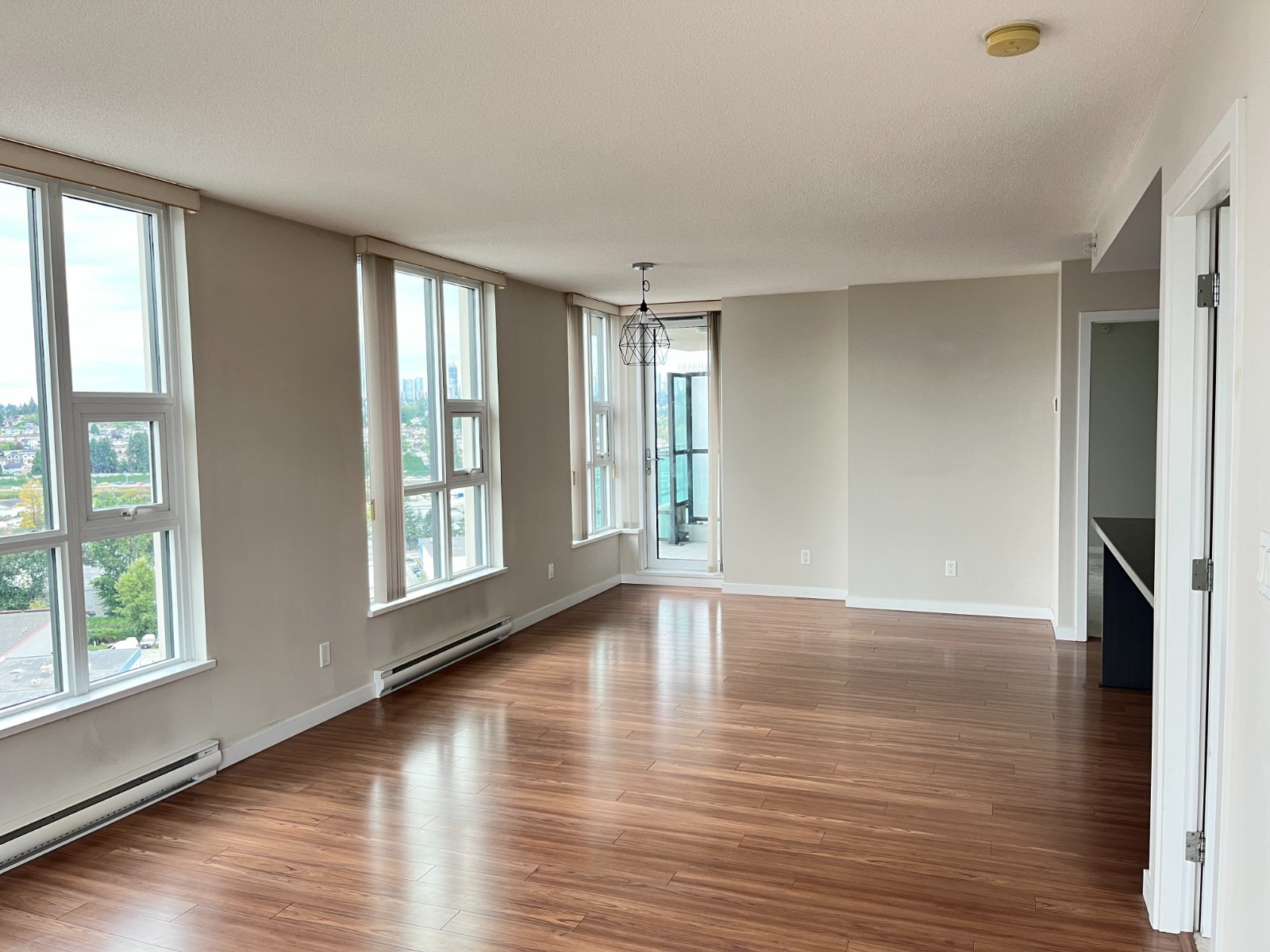 2 Bedroom Apartment for Rent - 2232 Douglas Rd, Burnaby, BC 3