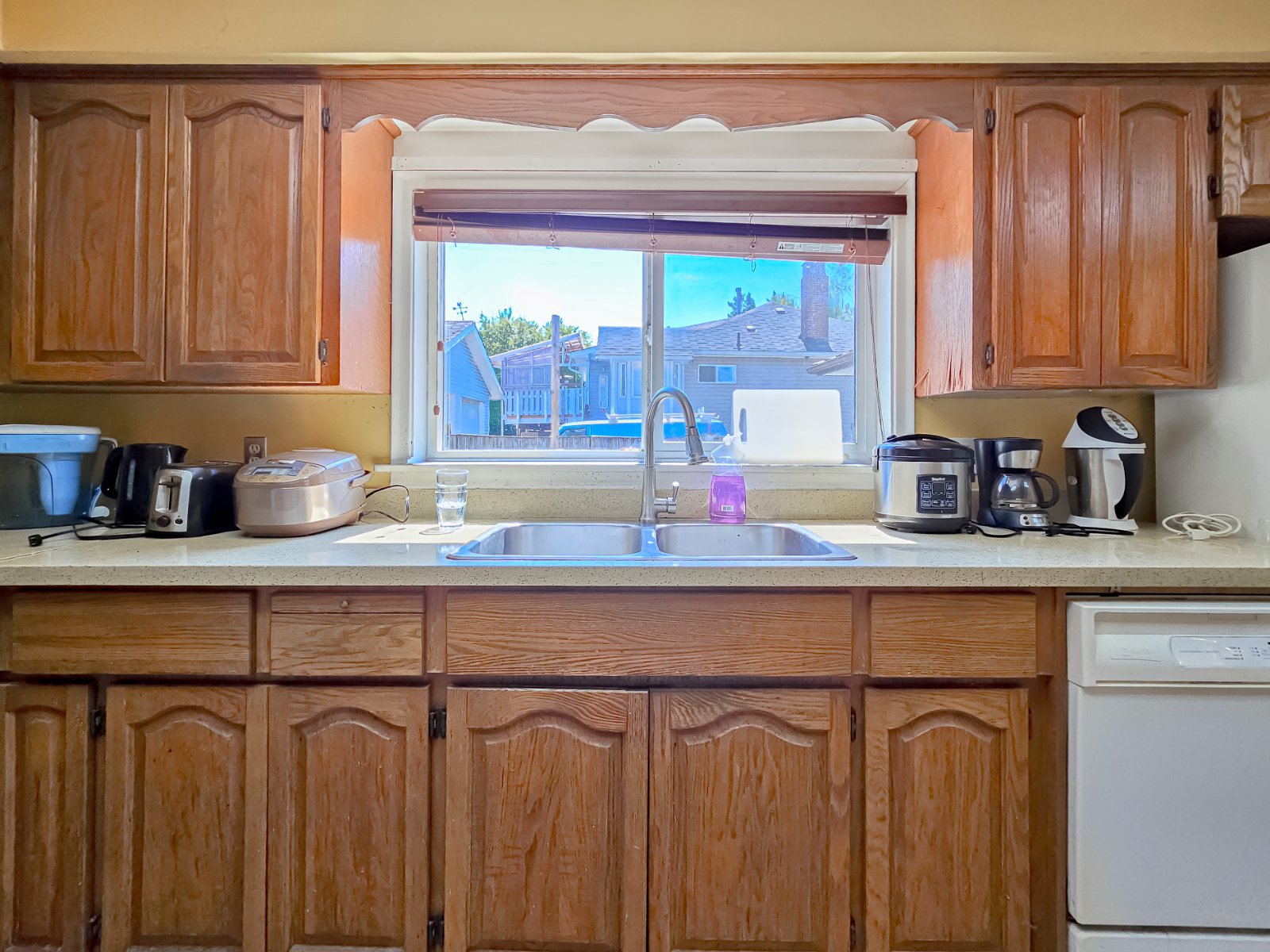 Room in House for Rent - No 3 Rd, Richmond, BC 2