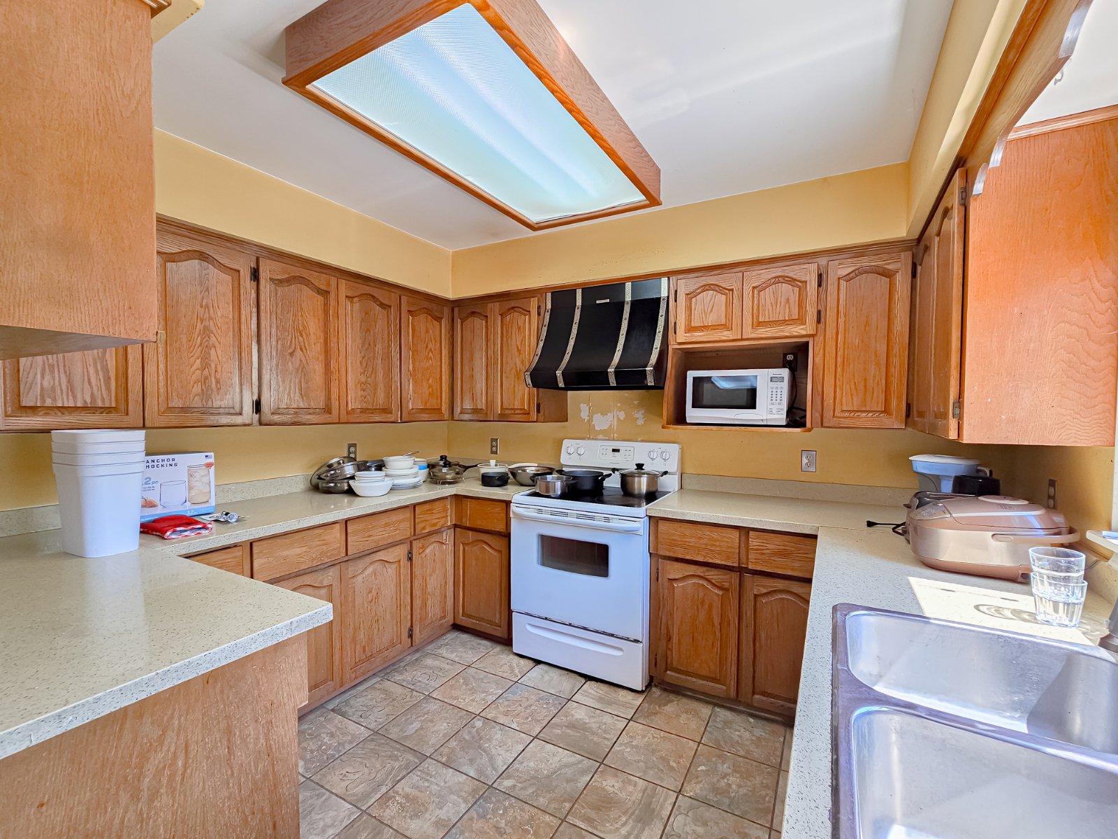 Room in House for Rent - No 3 Rd, Richmond, BC 4