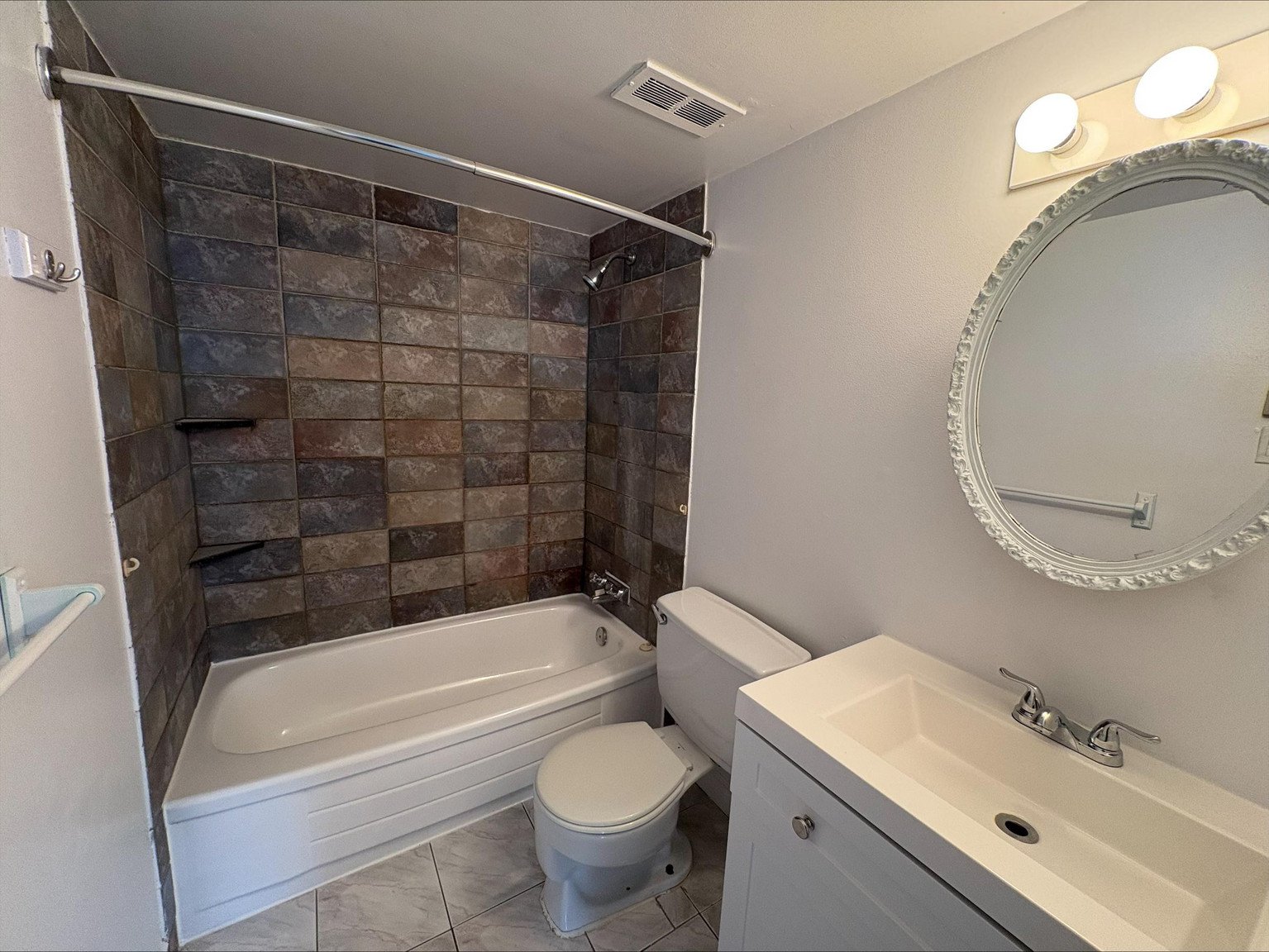 2 Bedroom Apartment for Rent - 27 Lucerne, Aylmer, QC 3