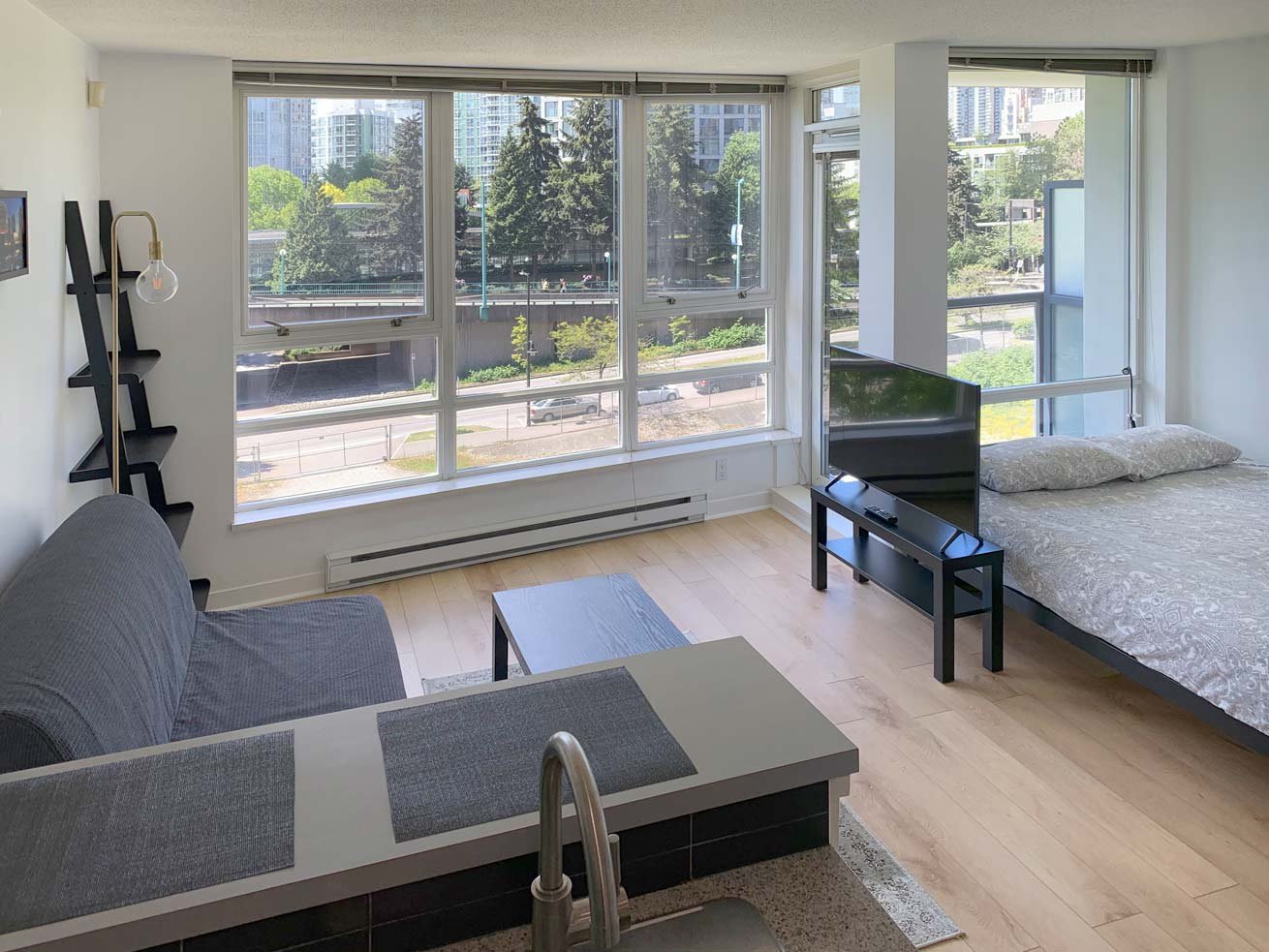 Studio Apartment for Rent - 939 Expo Blvd, Vancouver, BC 3