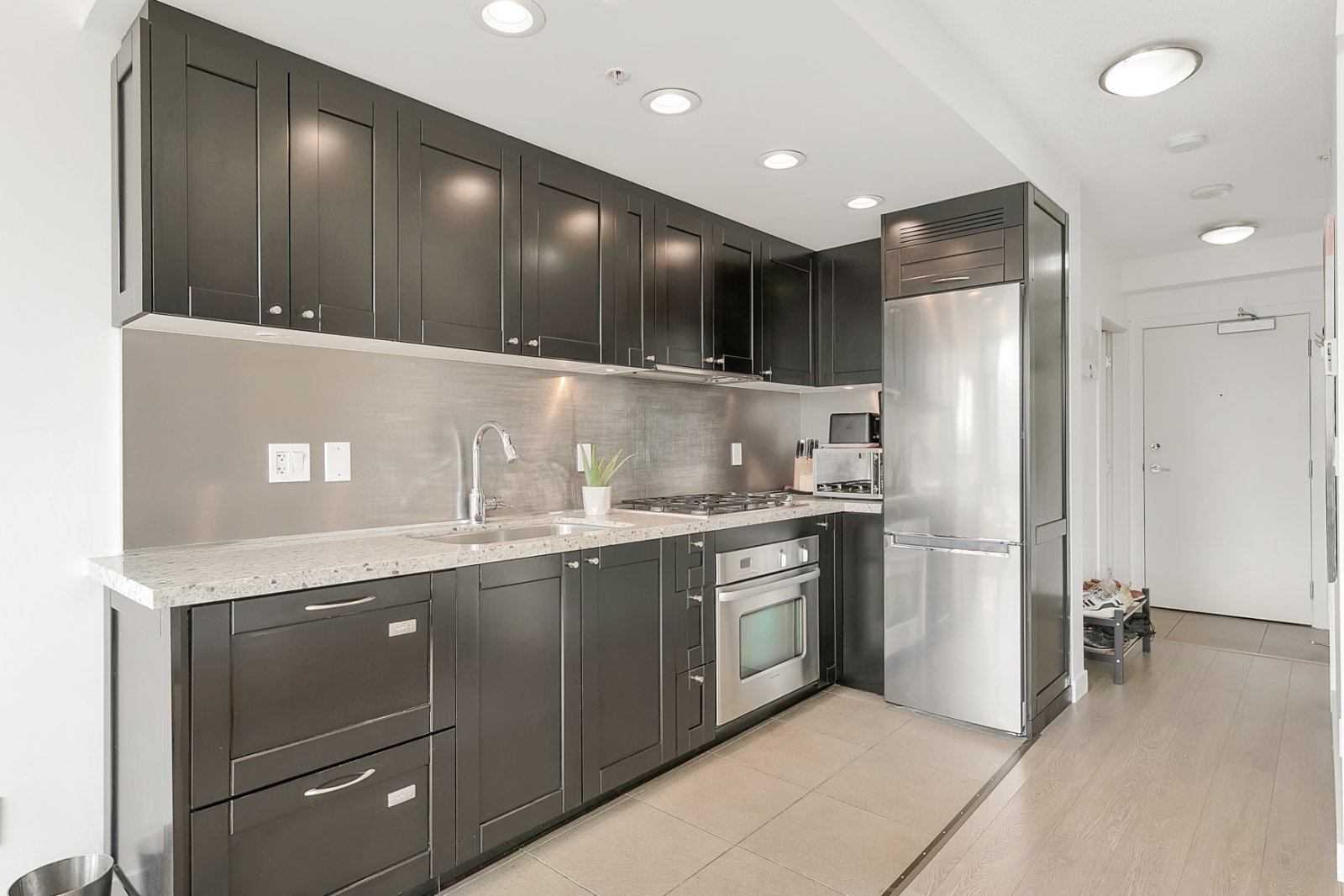 Studio Apartment for Rent - 1133 Homer St, Vancouver, BC 4