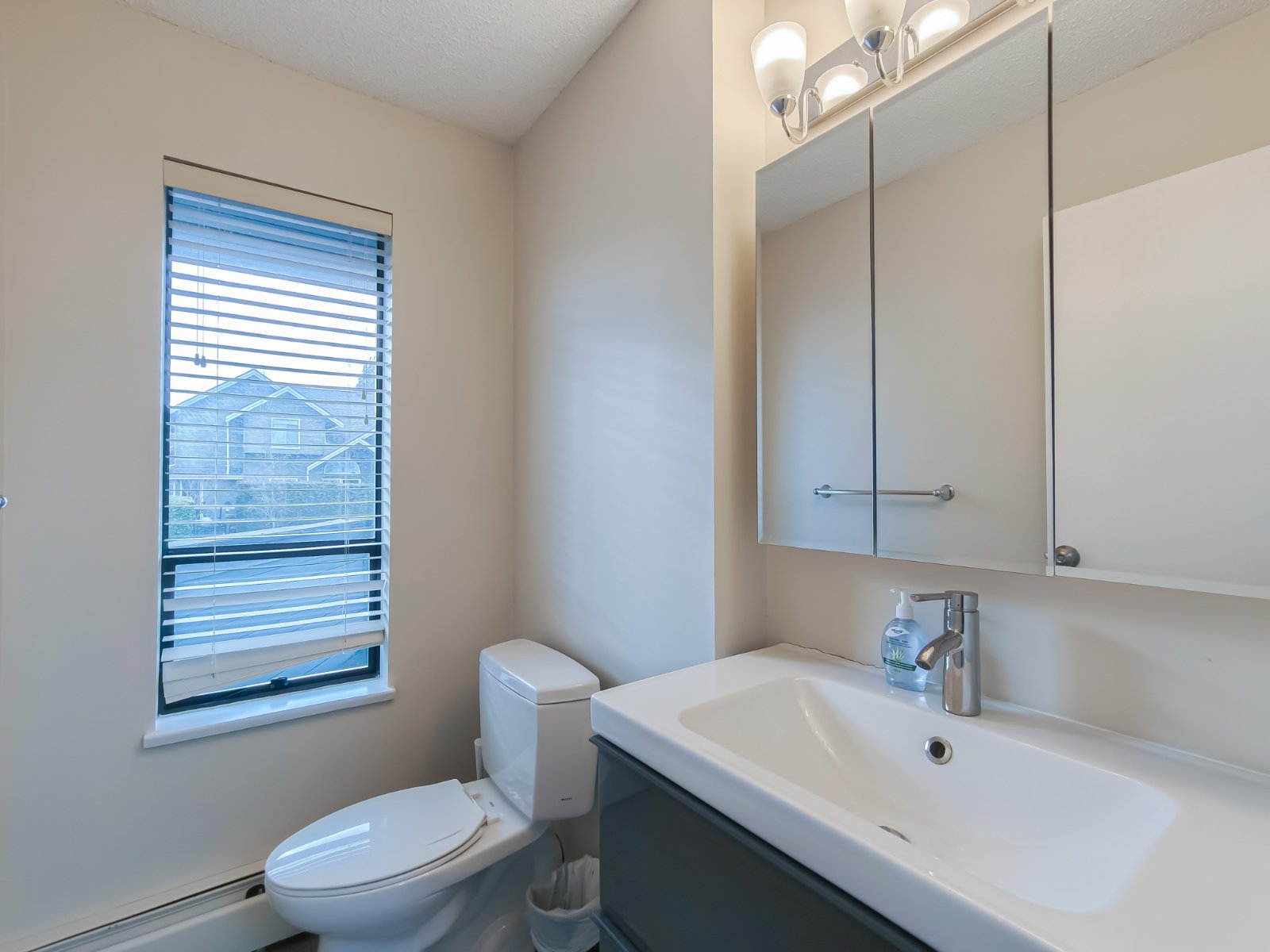 Room in House for Rent - W 26th Ave, Vancouver, BC 5
