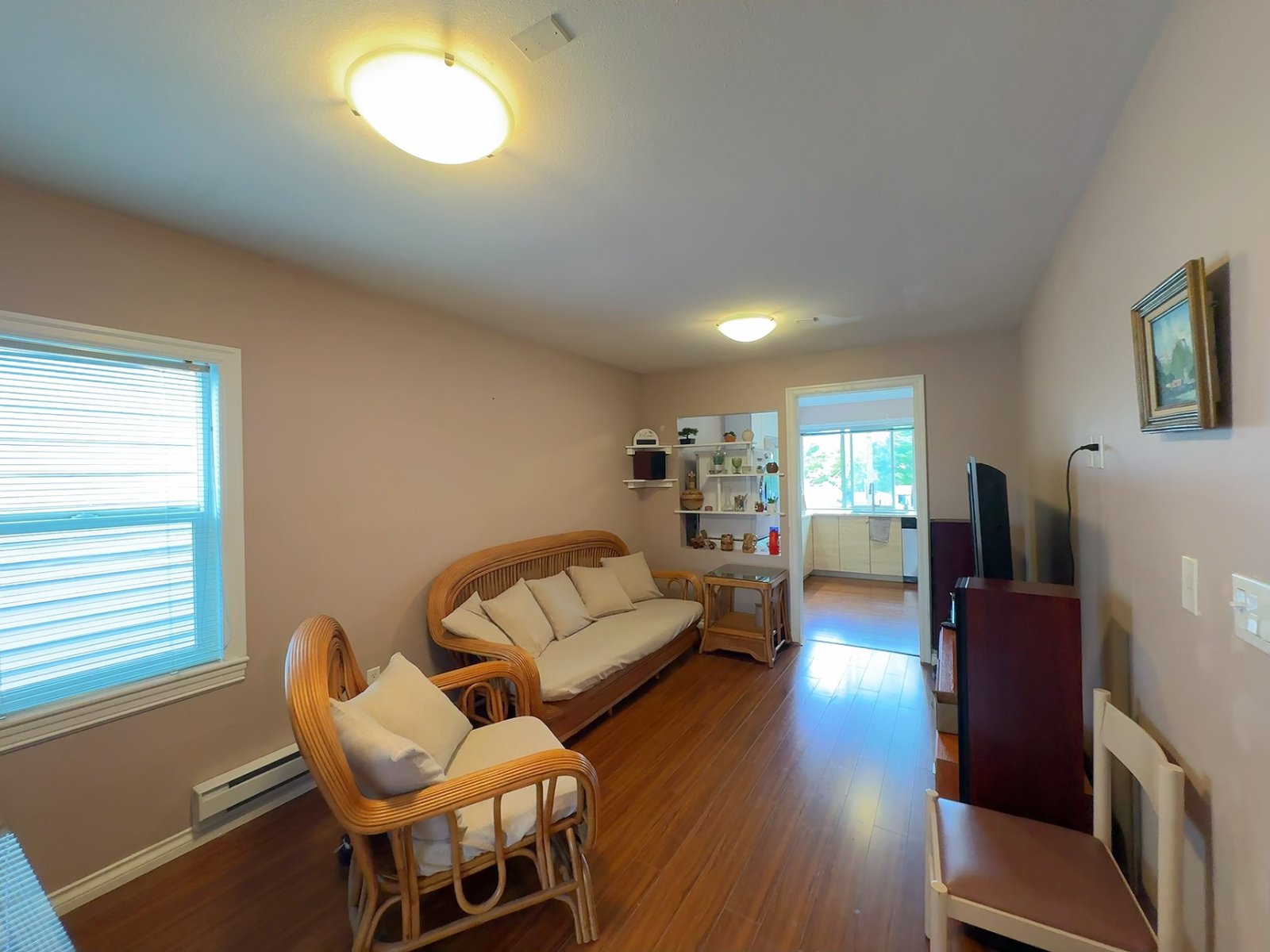 2 Bedroom House for Rent - 3670 Monmouth Ave, Vancouver, BC 4