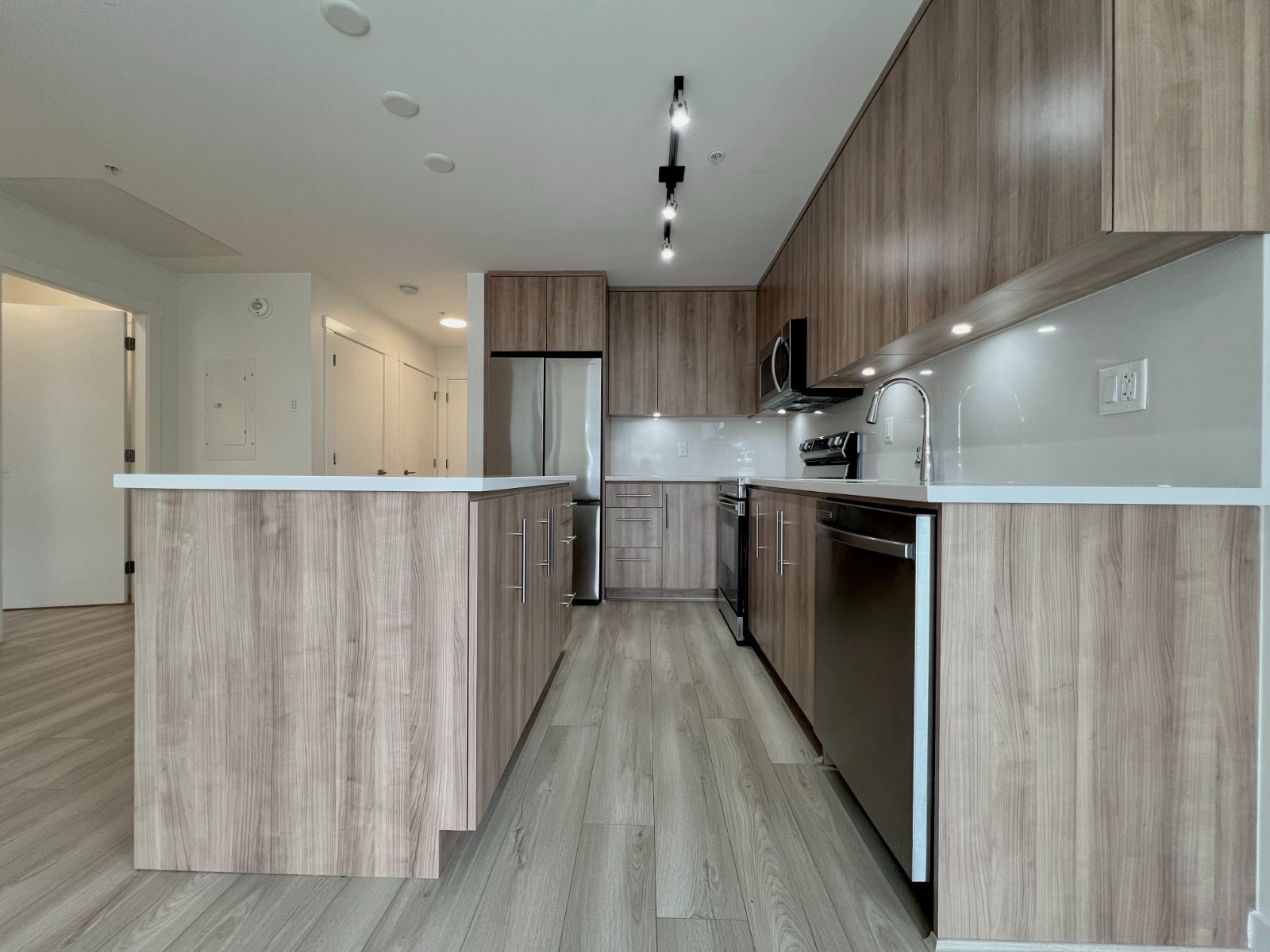 2 Bedroom Apartment for Rent - 5420 208 St, Langley, BC 3