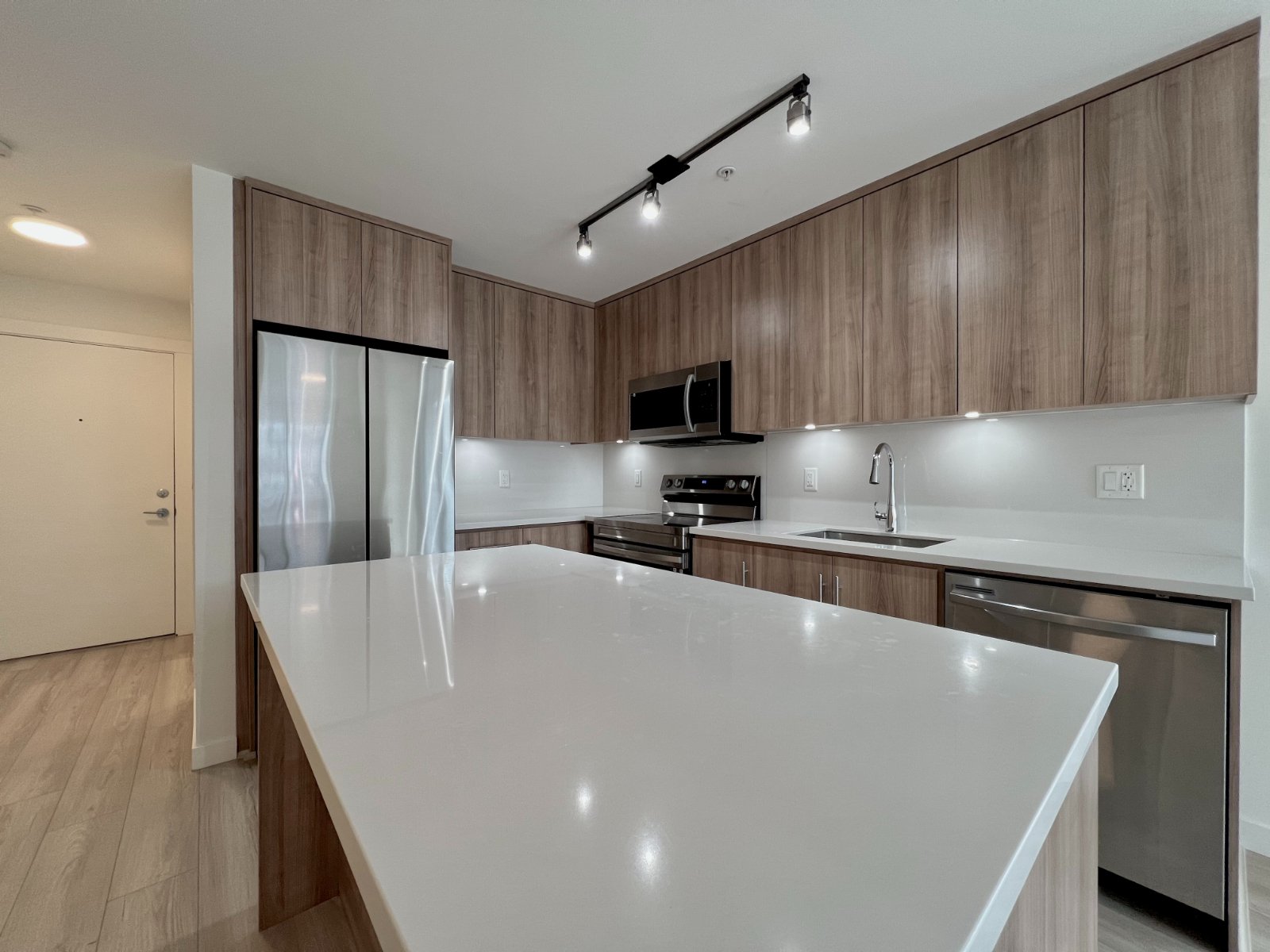 2 Bedroom Apartment for Rent - 5420 208 St, Langley, BC 2