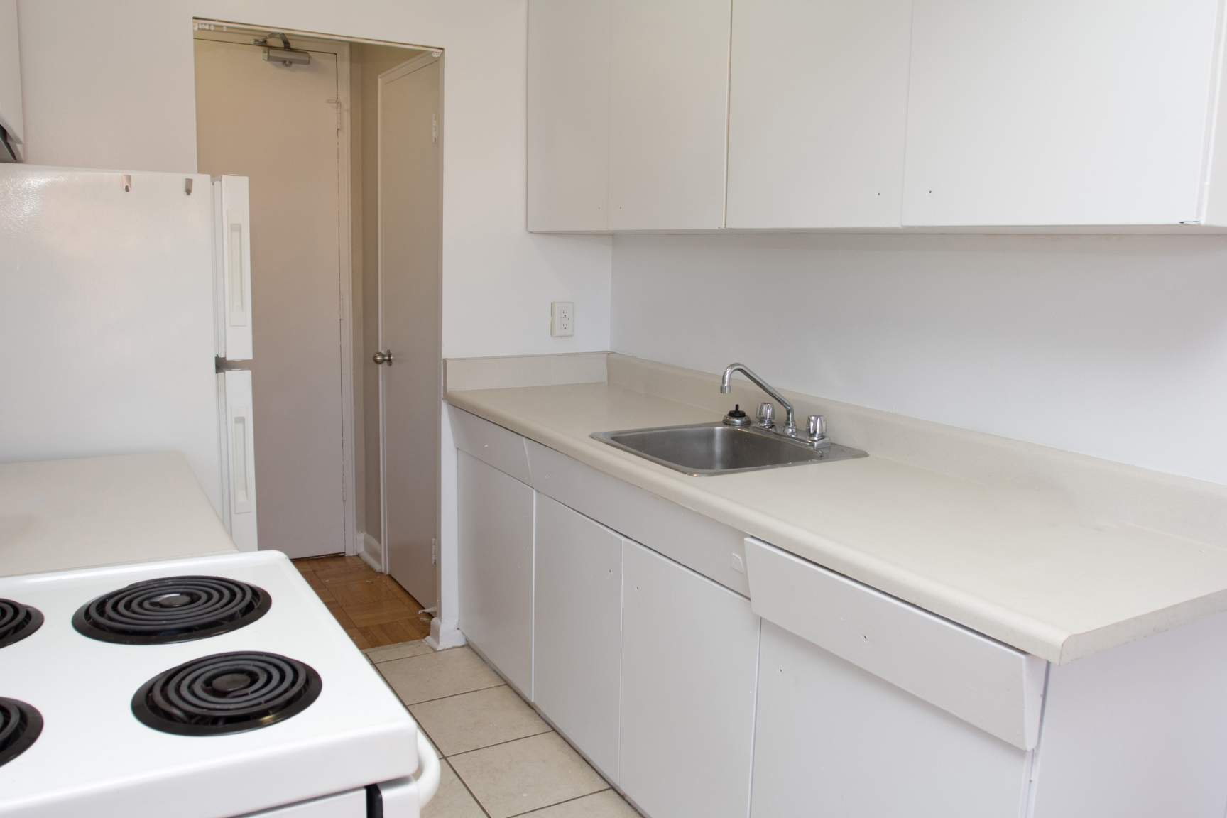 Studio Apartment for Rent - 75 Windermere Avenue, Toronto, ON 3