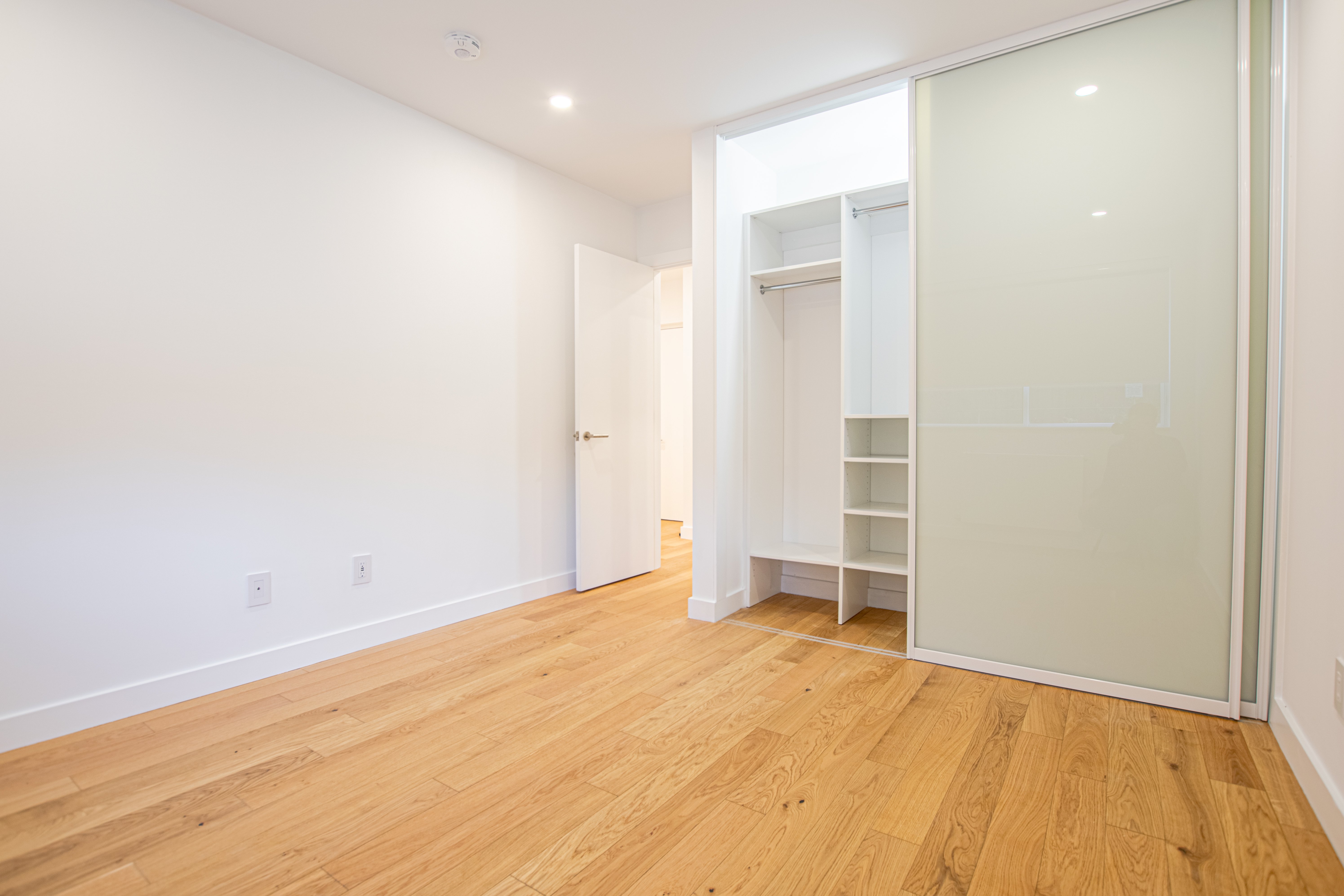 Studio Apartment for Rent - 260 Gamble Ave, Toronto, ON 5