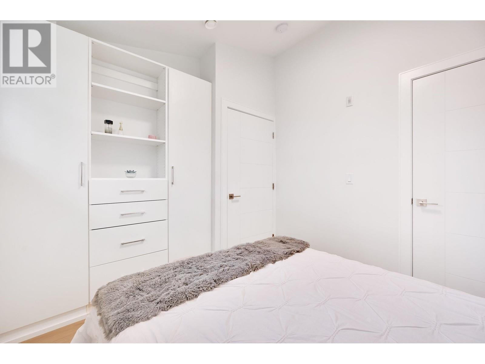 Room in House for Rent - 812 E 51st Ave, Vancouver, BC 2