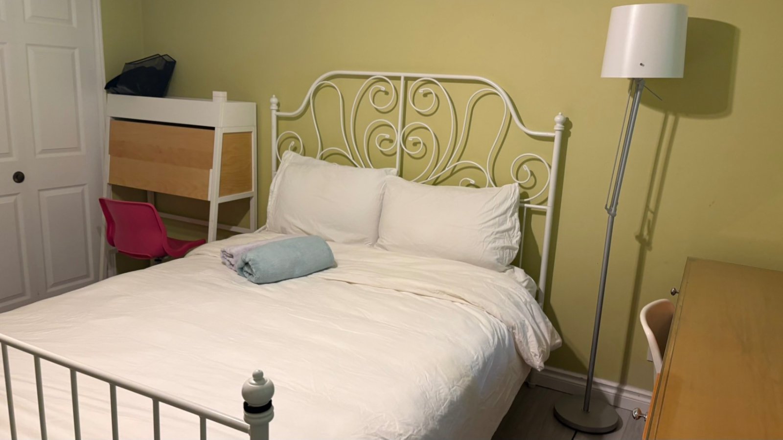 Room in House for Rent - 5383 Barker Ave, Burnaby, BC 2