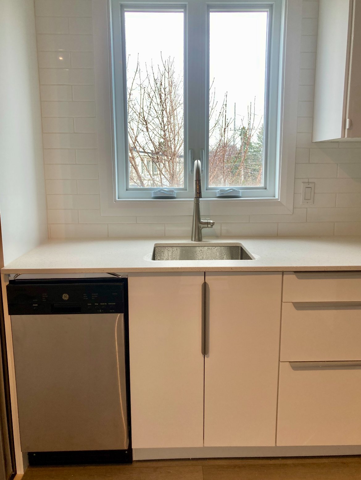 2 Bedroom Apartment for Rent - 6342 Boulevard des Roseraies, Montréal, QC 2