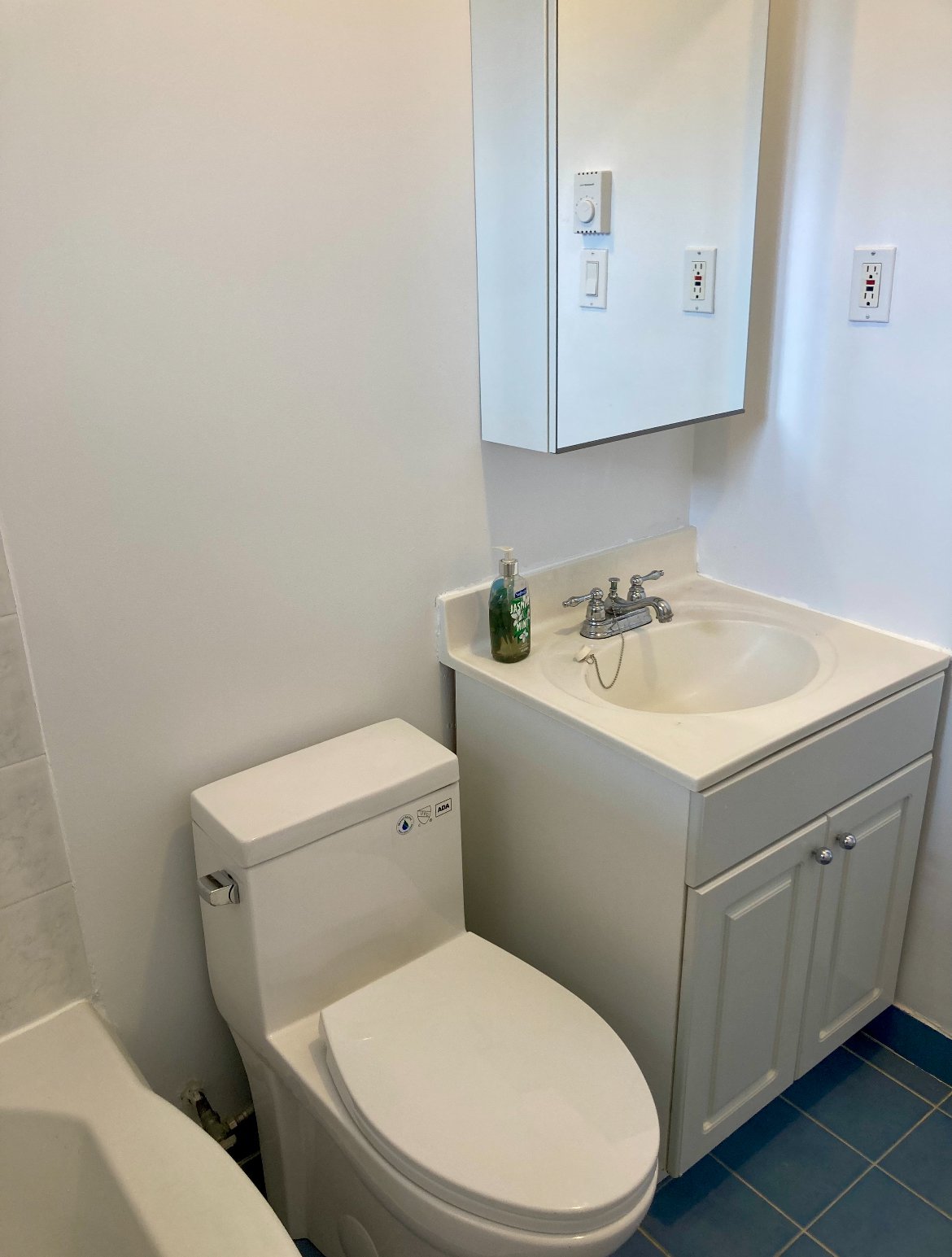 2 Bedroom Apartment for Rent - 6342 Boulevard des Roseraies, Montréal, QC 3