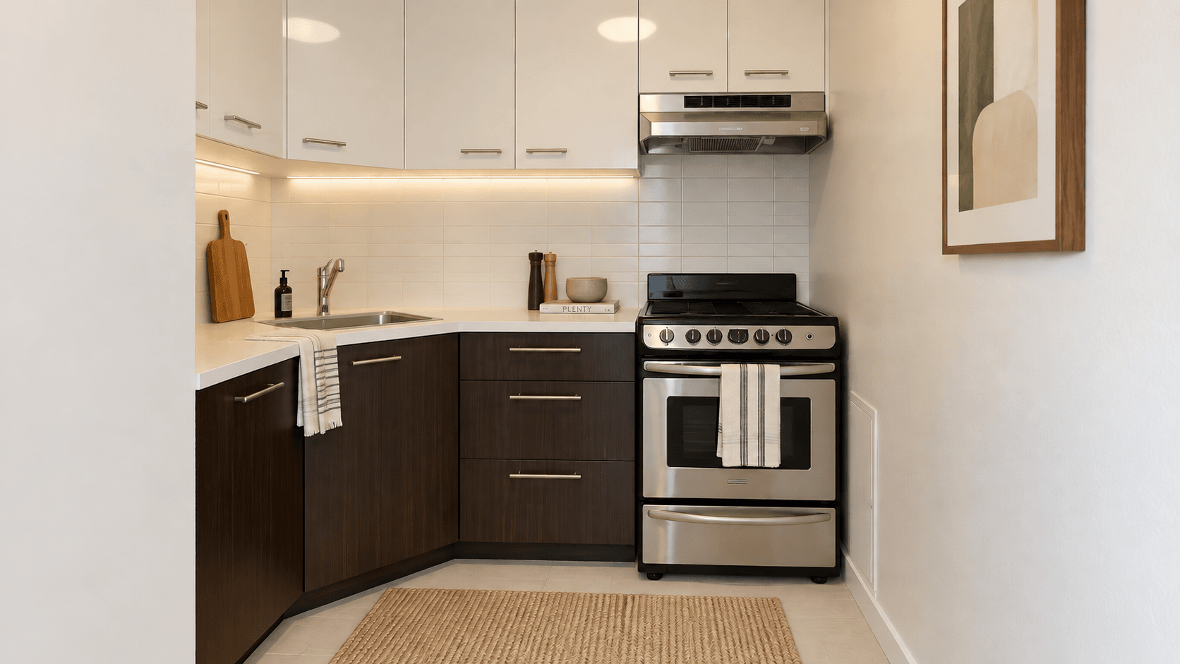 Studio Apartment for Rent - 235 Sherbrooke St W, Montréal, QC 2