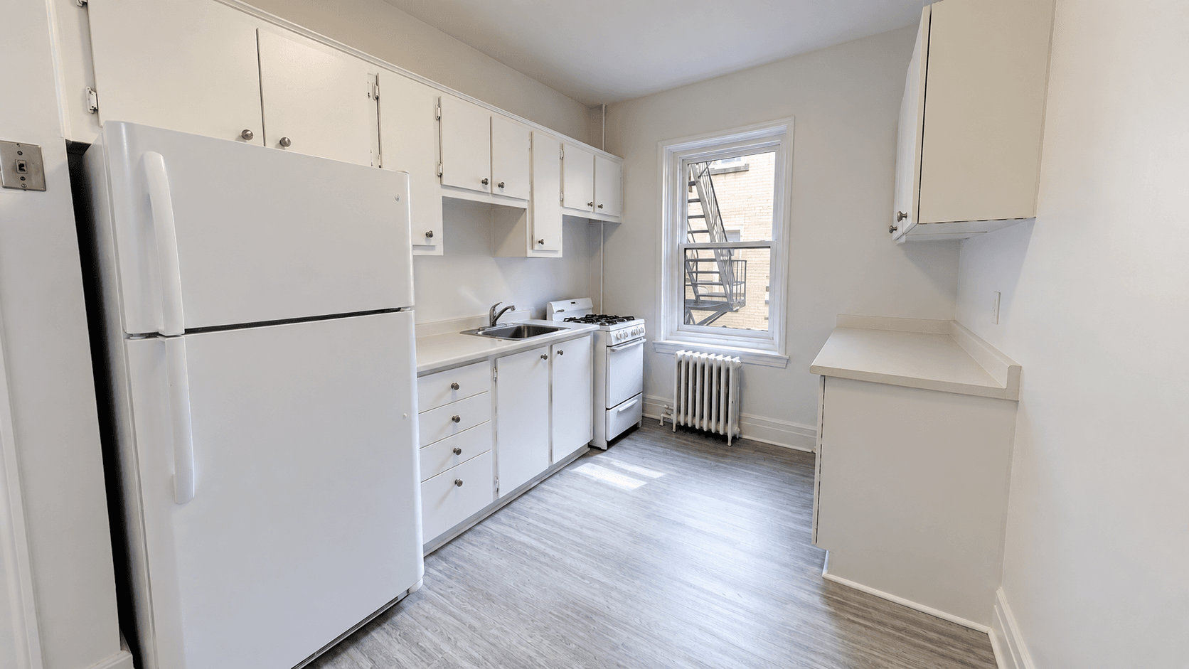 2 Bedroom Apartment for Rent - 4454 avenue Coolbrook, Montreal, QC