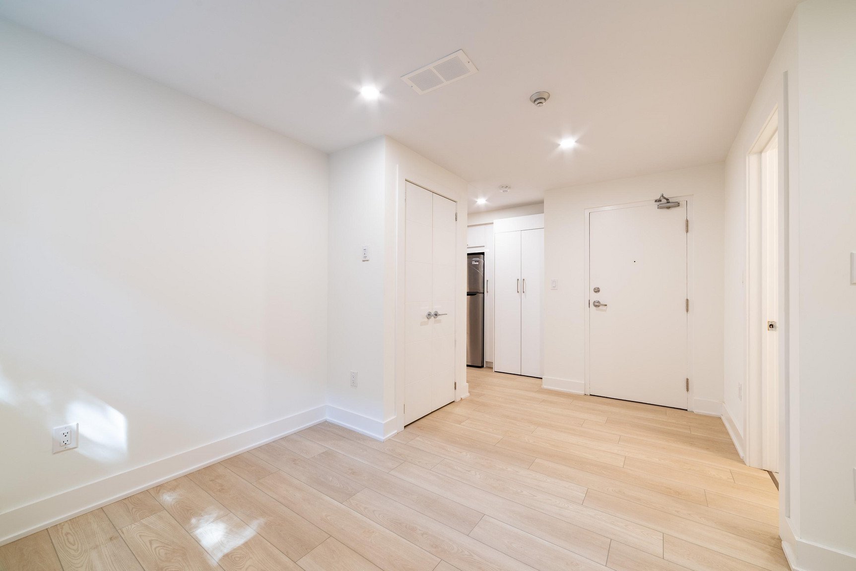 2 Bedroom Apartment for Rent - 765 Browns Line, Etobicoke, ON 4